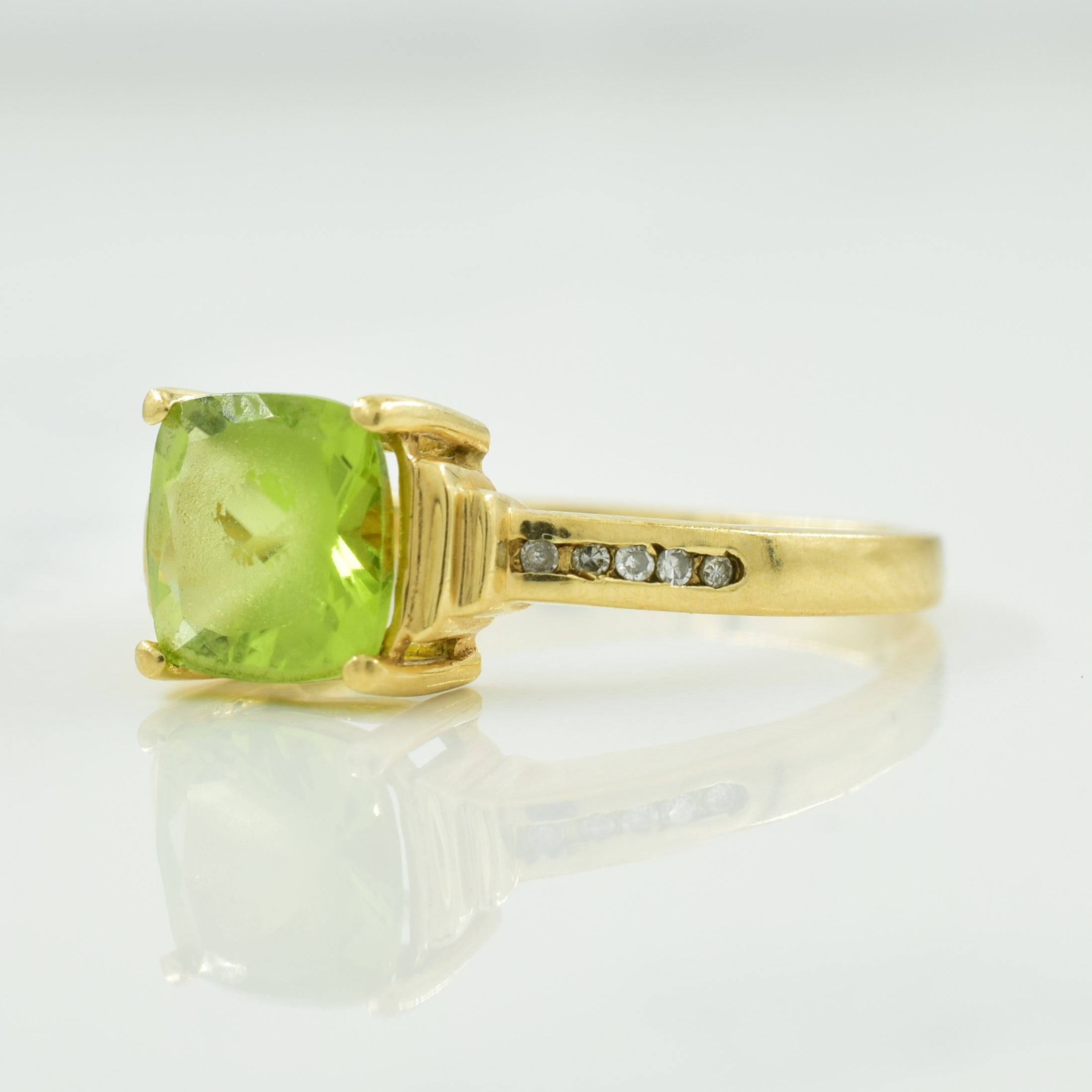 Peridot & Diamond Cocktail Ring | 1.30ct, 0.05ctw | SZ 7 |