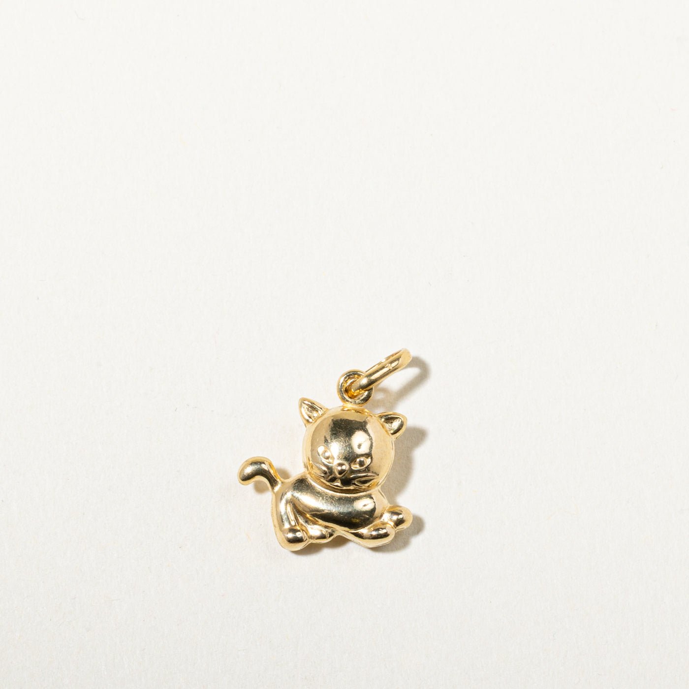 Italian Yellow Gold Textured Cat Charm
