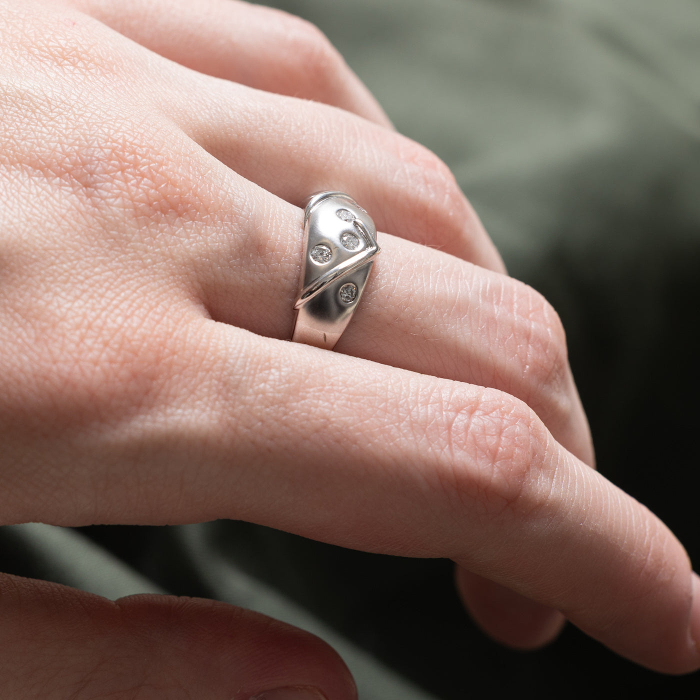Scattered Diamond Ring | 0.28ctw | SZ 6.25