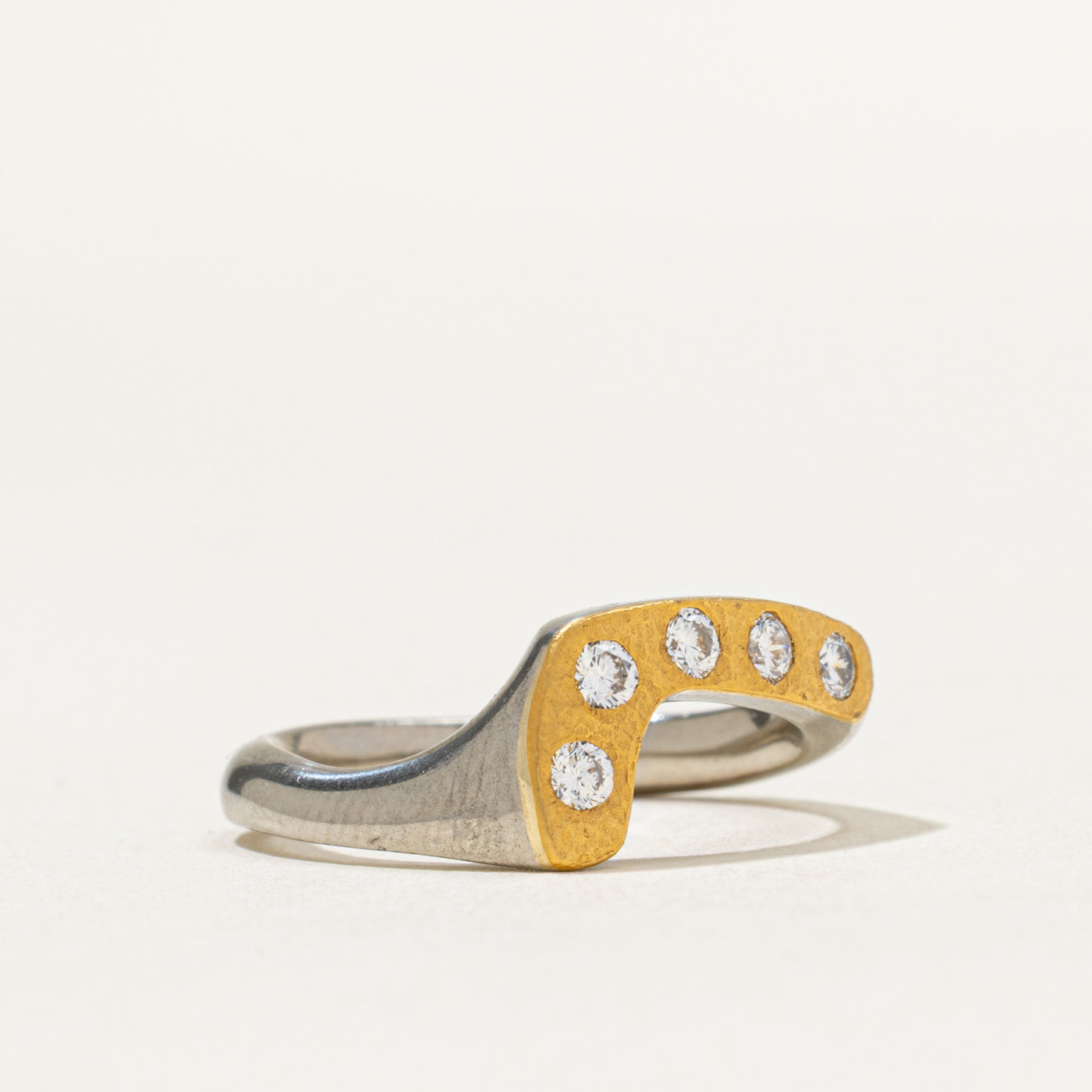 Two Tone Gold Five Stone Diamond Curved Ring | 0.25ctw | SZ 6