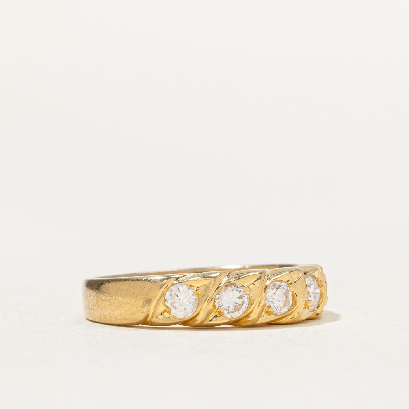 Bague rainurée sertie de cinq diamants | 0,40 ct au total | Taille 4,5