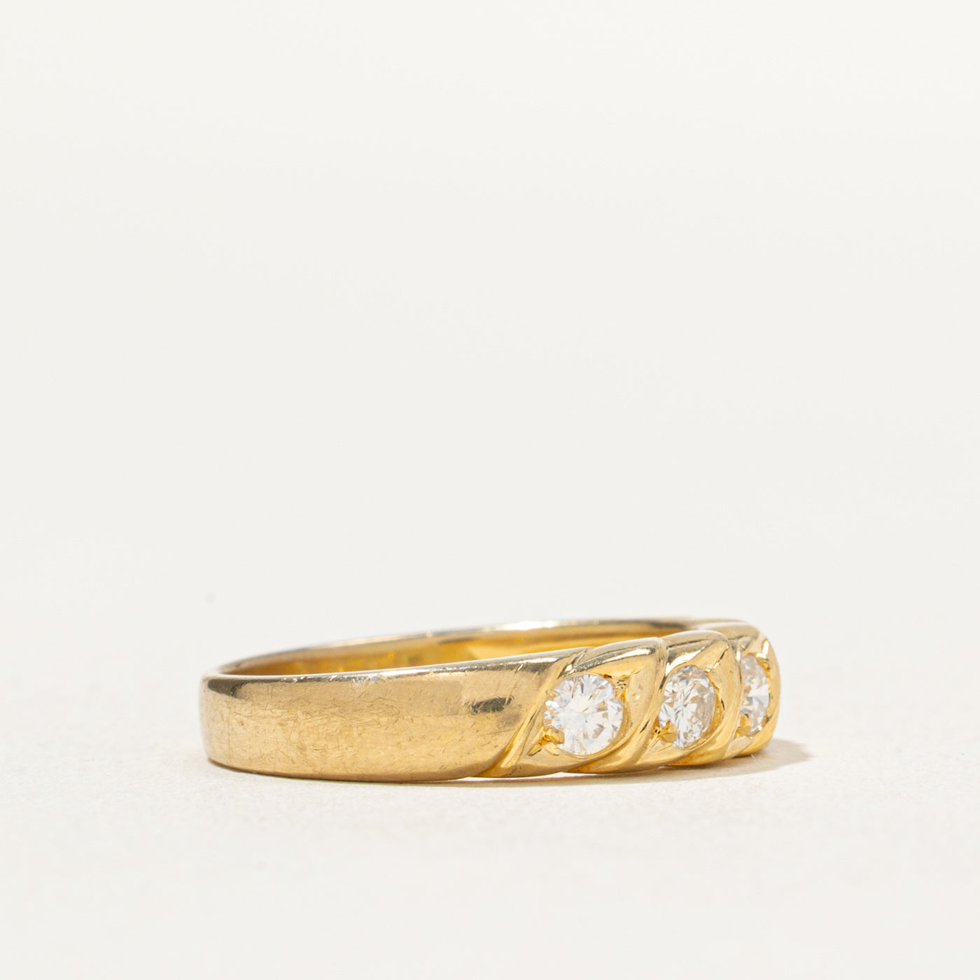 Bague rainurée sertie de cinq diamants | 0,40 ct au total | Taille 4,5