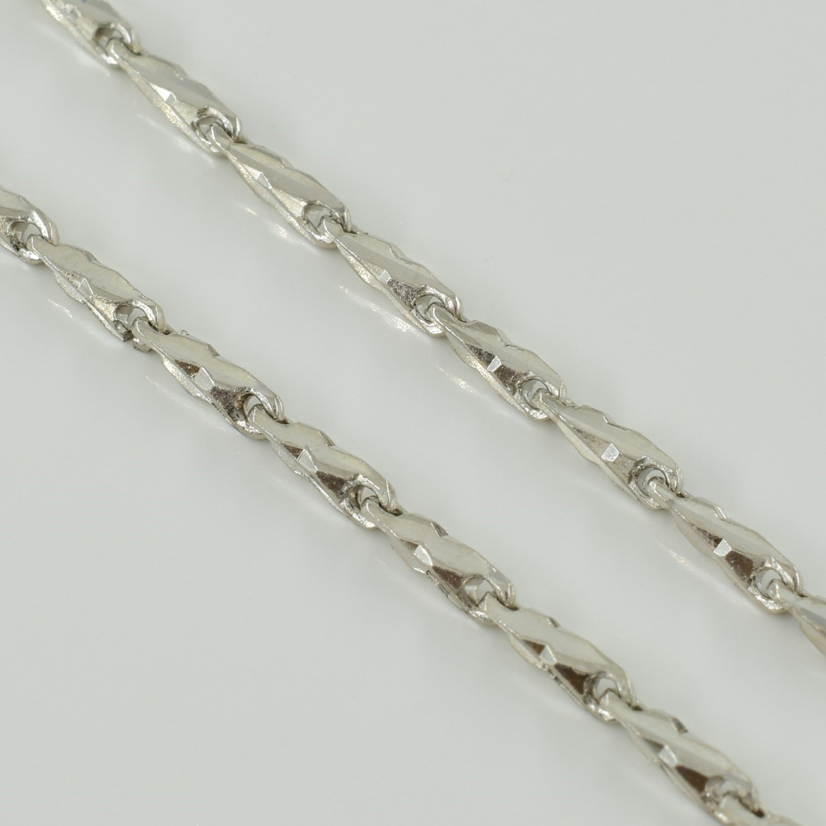 Platinum Bar Link Chain | 22" |