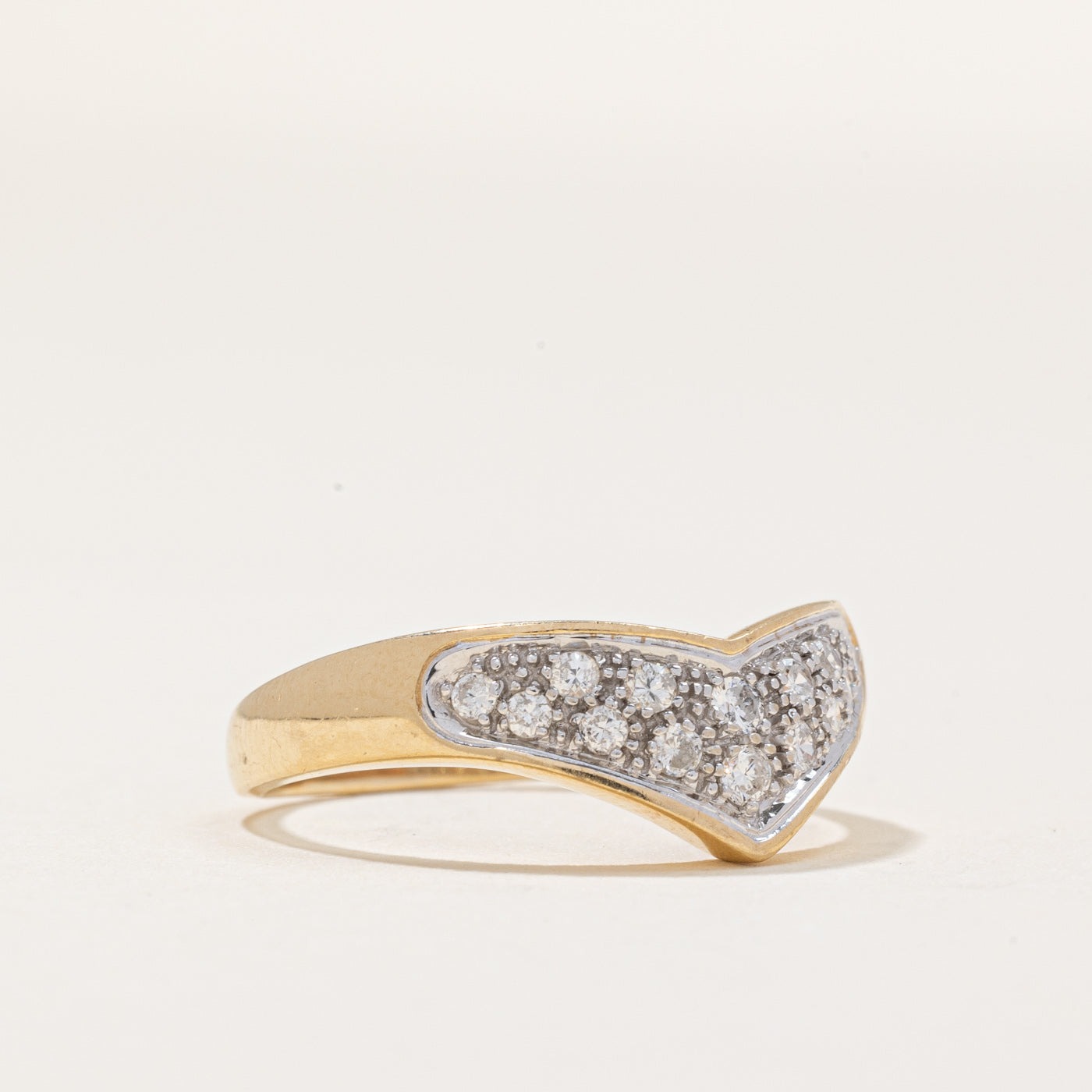 Diamond Chevron Ring | 0.25ctw | SZ 7.25 |