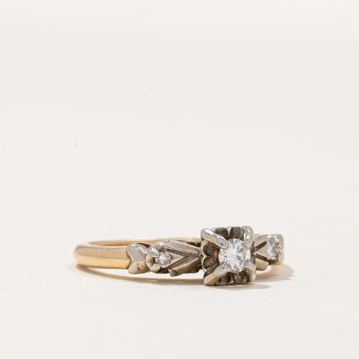 Illusion Set Diamond Ring | 0.14ctw | SZ 5.25 |