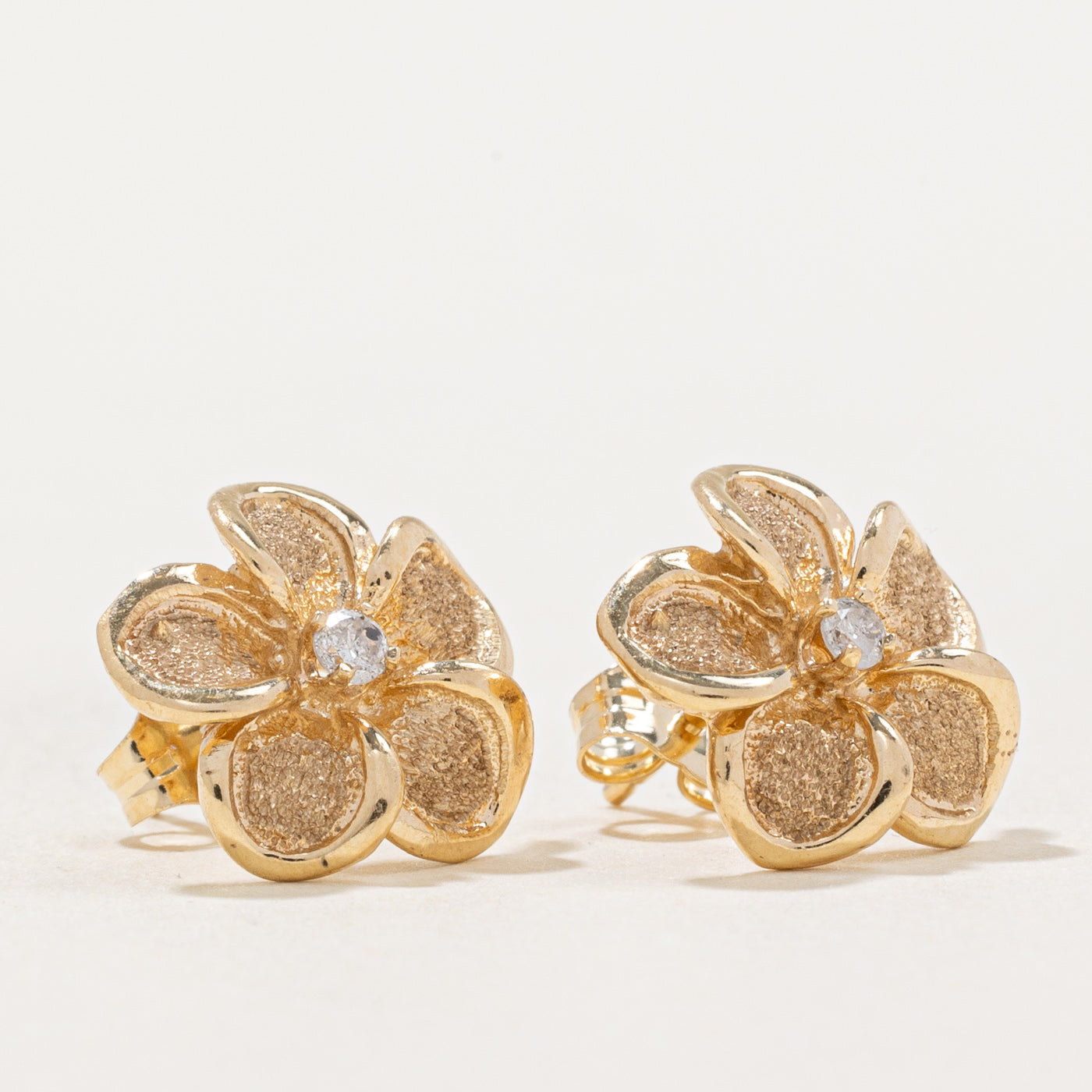 Diamond Flower Earrings | 0.08ctw |