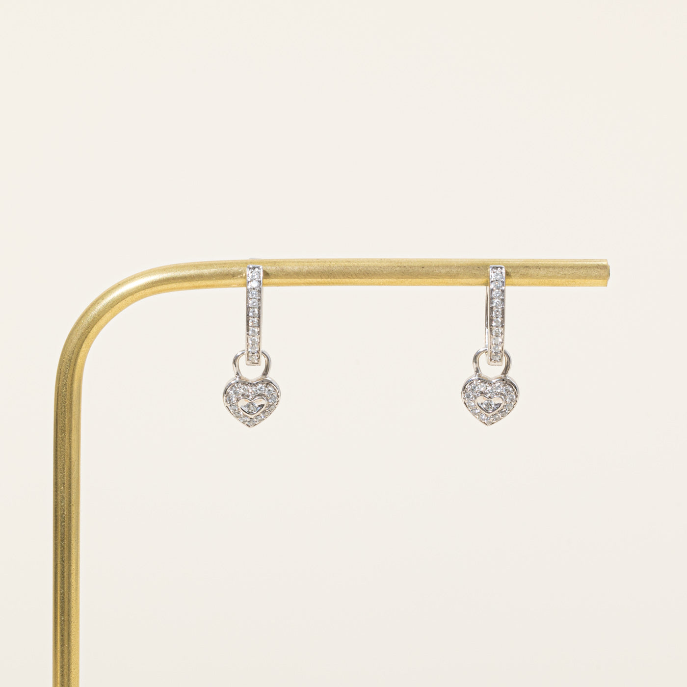 Boucles d'oreilles pendantes en forme de cœur serties de diamants | 0,28 ct | 
