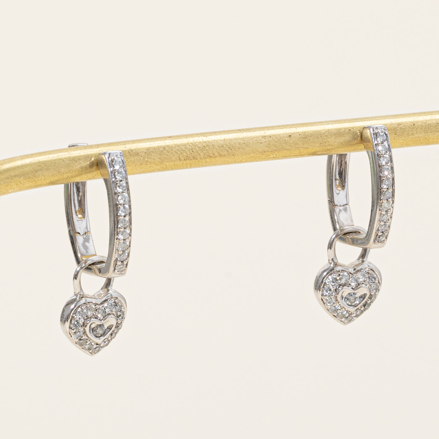 Boucles d'oreilles pendantes en forme de cœur serties de diamants | 0,28 ct | 