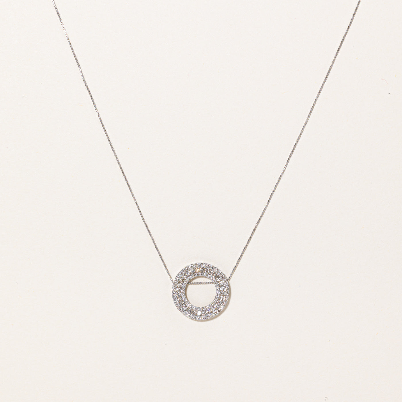 Diamond Circle Pendant & Necklace | 0.92ctw | 17