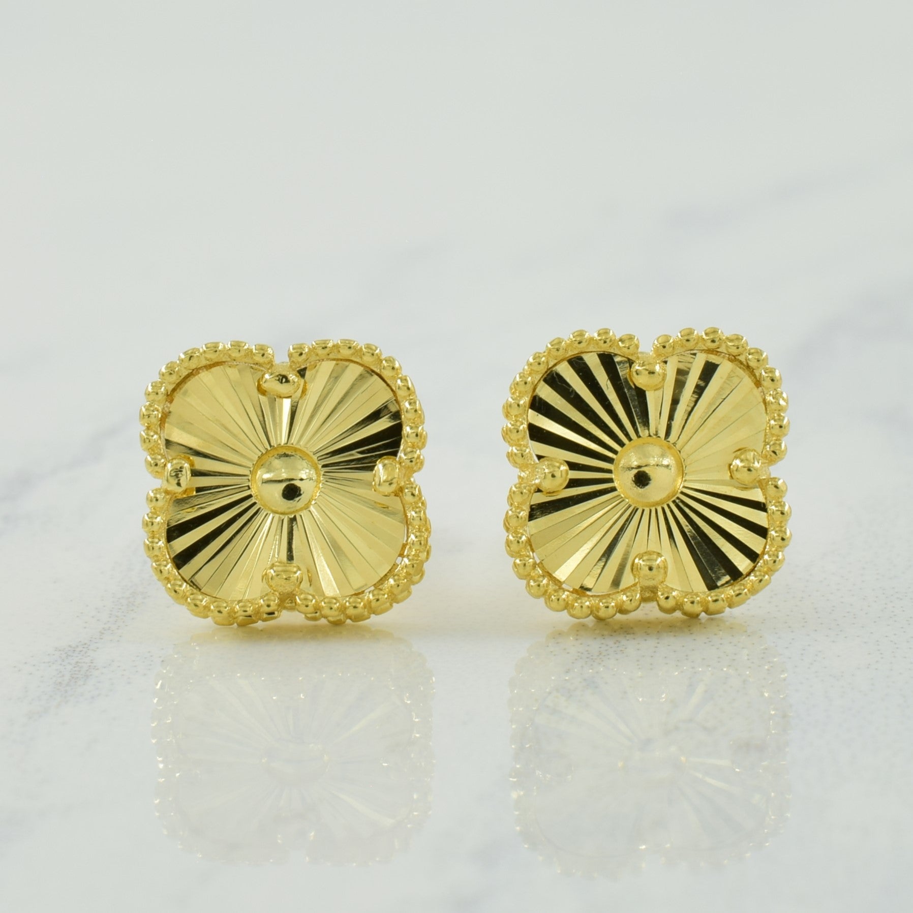 18k Yellow Gold Stud Earrings |