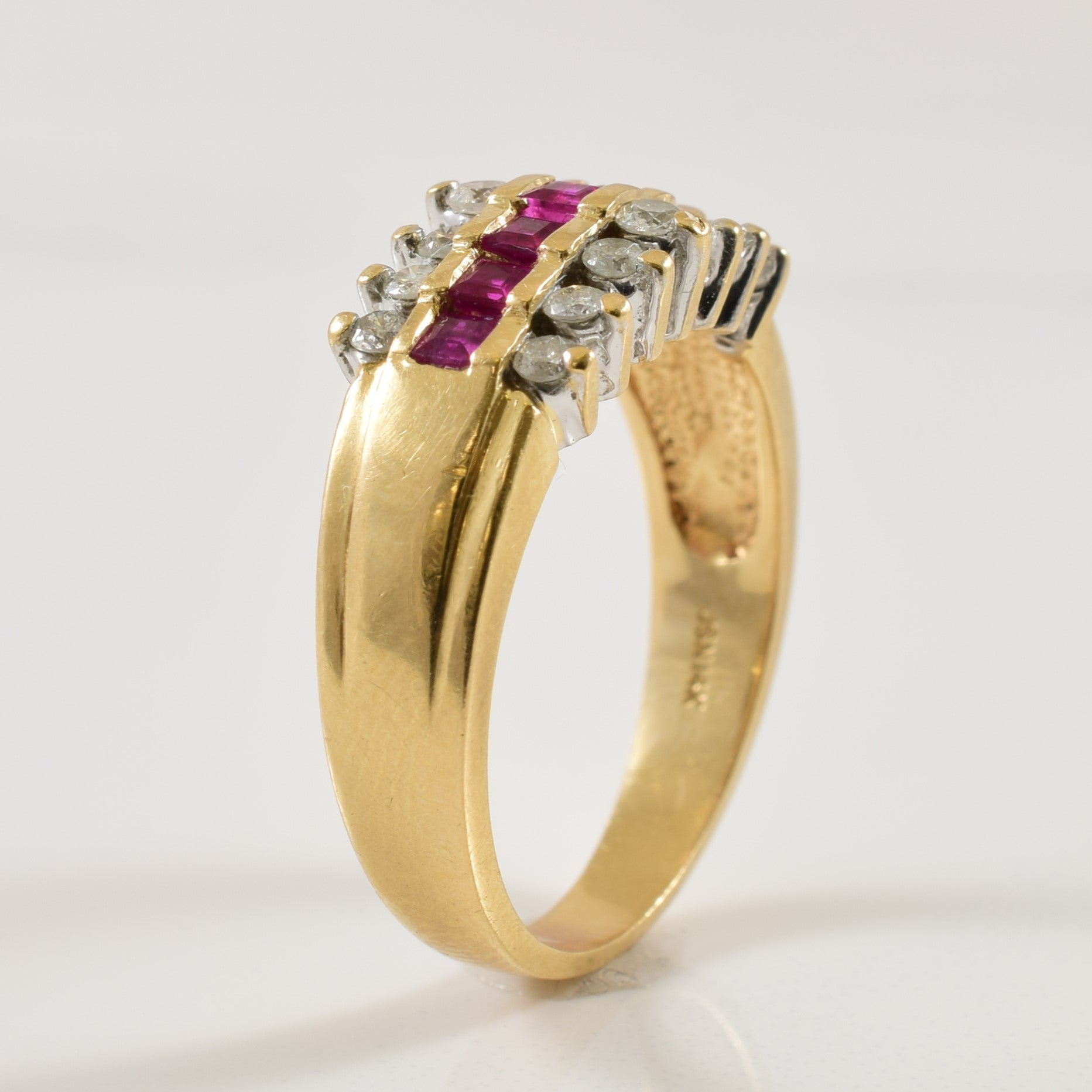 Bague rubis et diamants | 0,30 ct, 0,30 ct | Taille 6,5 | 