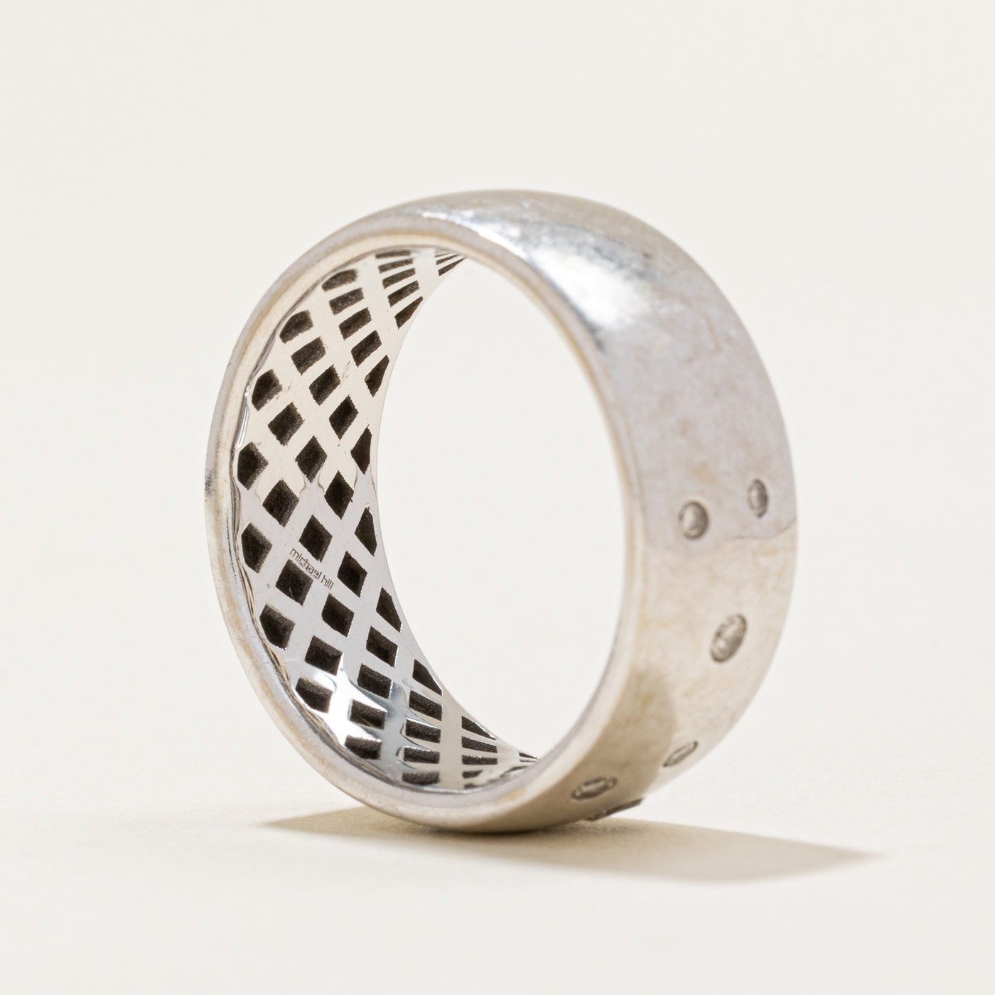 Flush Set Diamond Ring | 0.20ctw | SZ 7.5 |