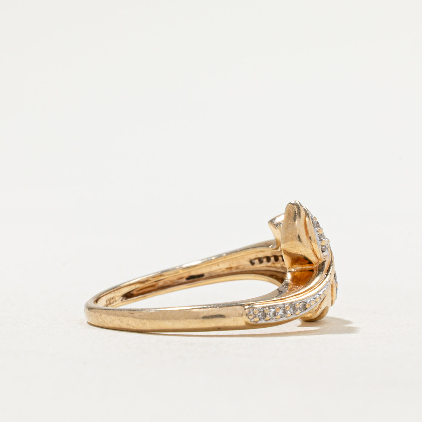 Diamond Dolphin Ring | 0.10ctw | SZ 7.5