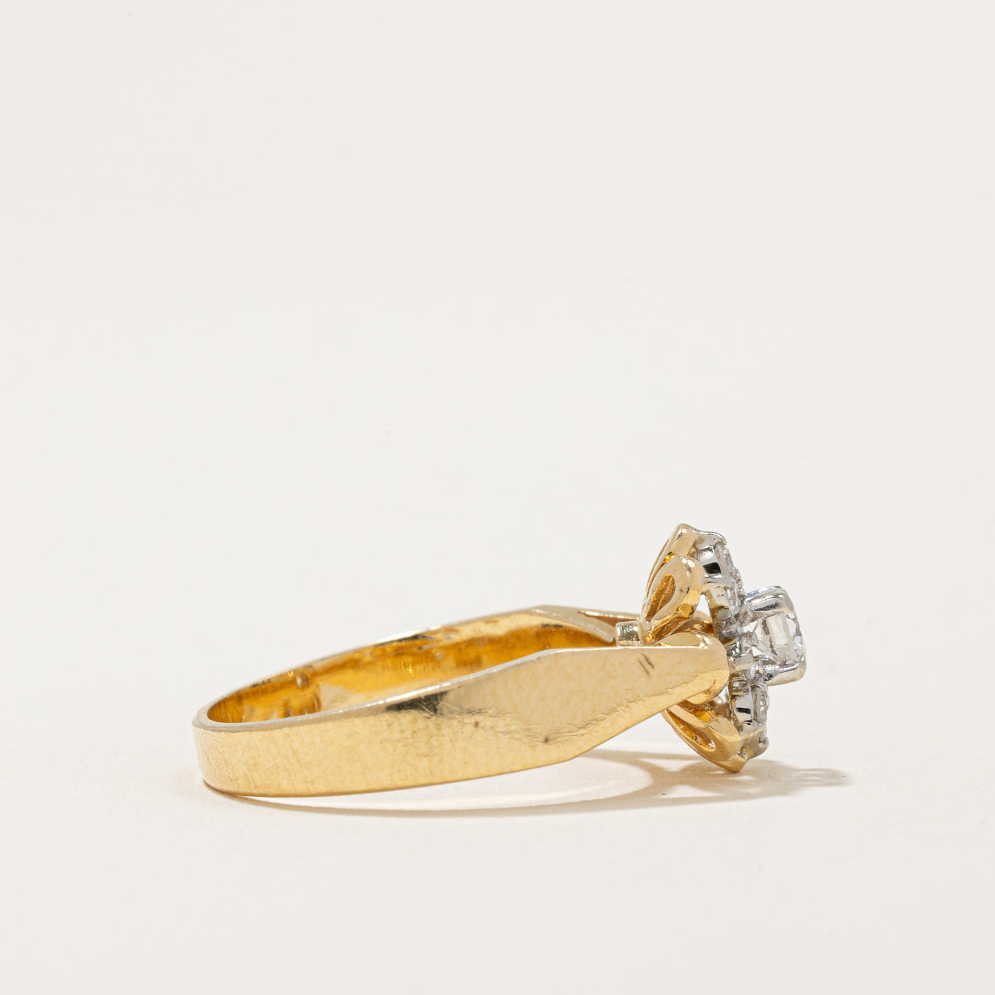 Diamond Flower Cocktail Ring | 0.32ctw | SZ 5.75 |