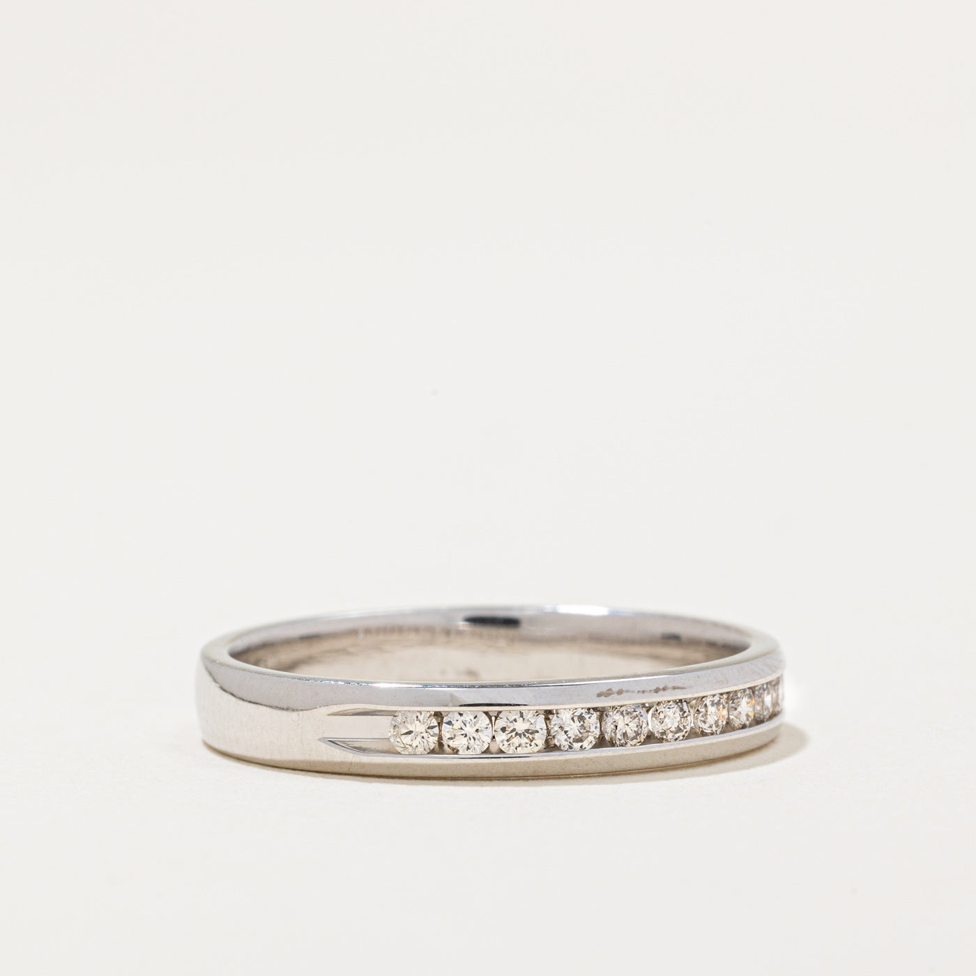Alliance semi-éternité sertie de diamants en canal | 0,22 ct | Taille 8,25 | 