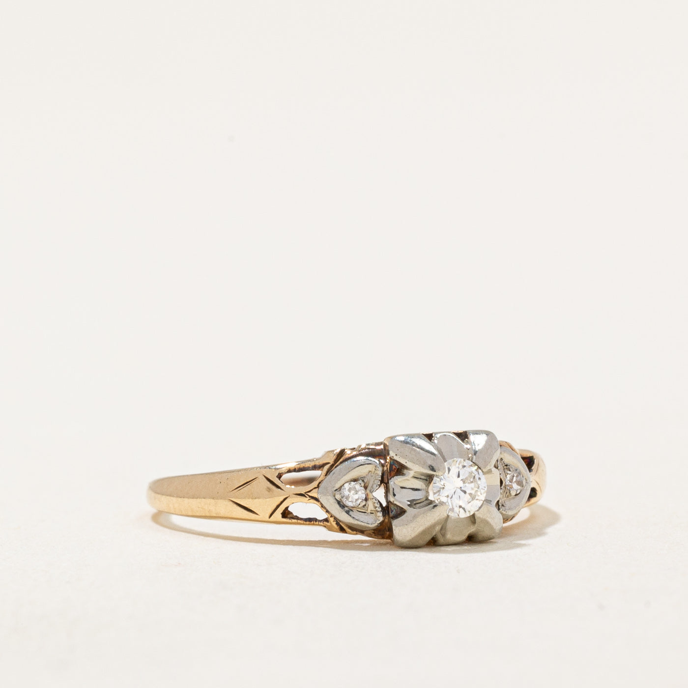 Illusion Set Diamond Ring | 0.07ctw | SZ 4.75 |