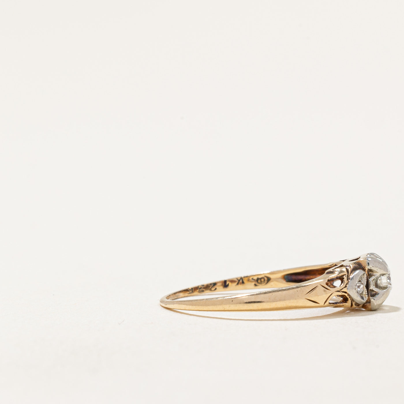 Illusion Set Diamond Ring | 0.07ctw | SZ 4.75 |