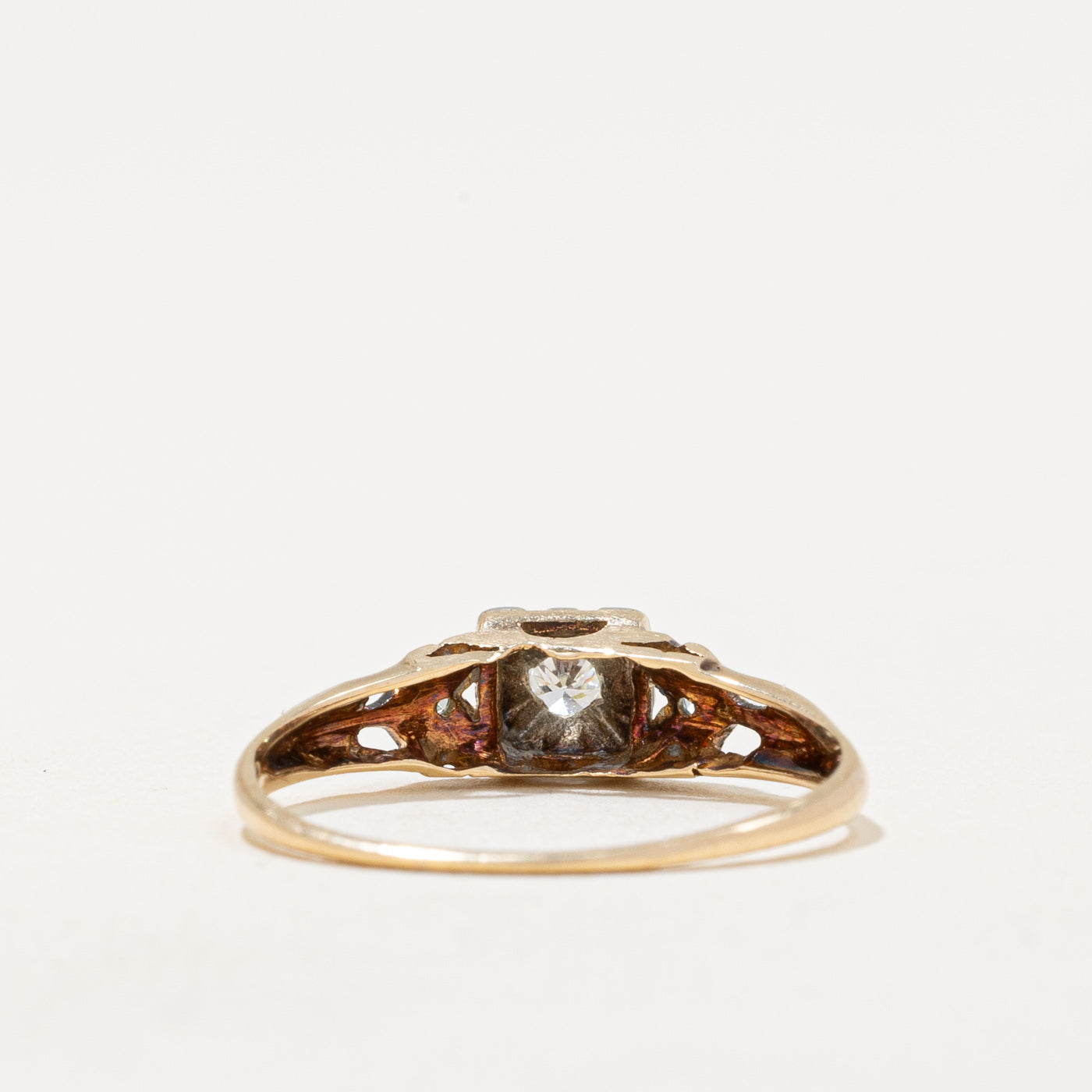 Illusion Set Diamond Ring | 0.07ctw | SZ 4.75 |