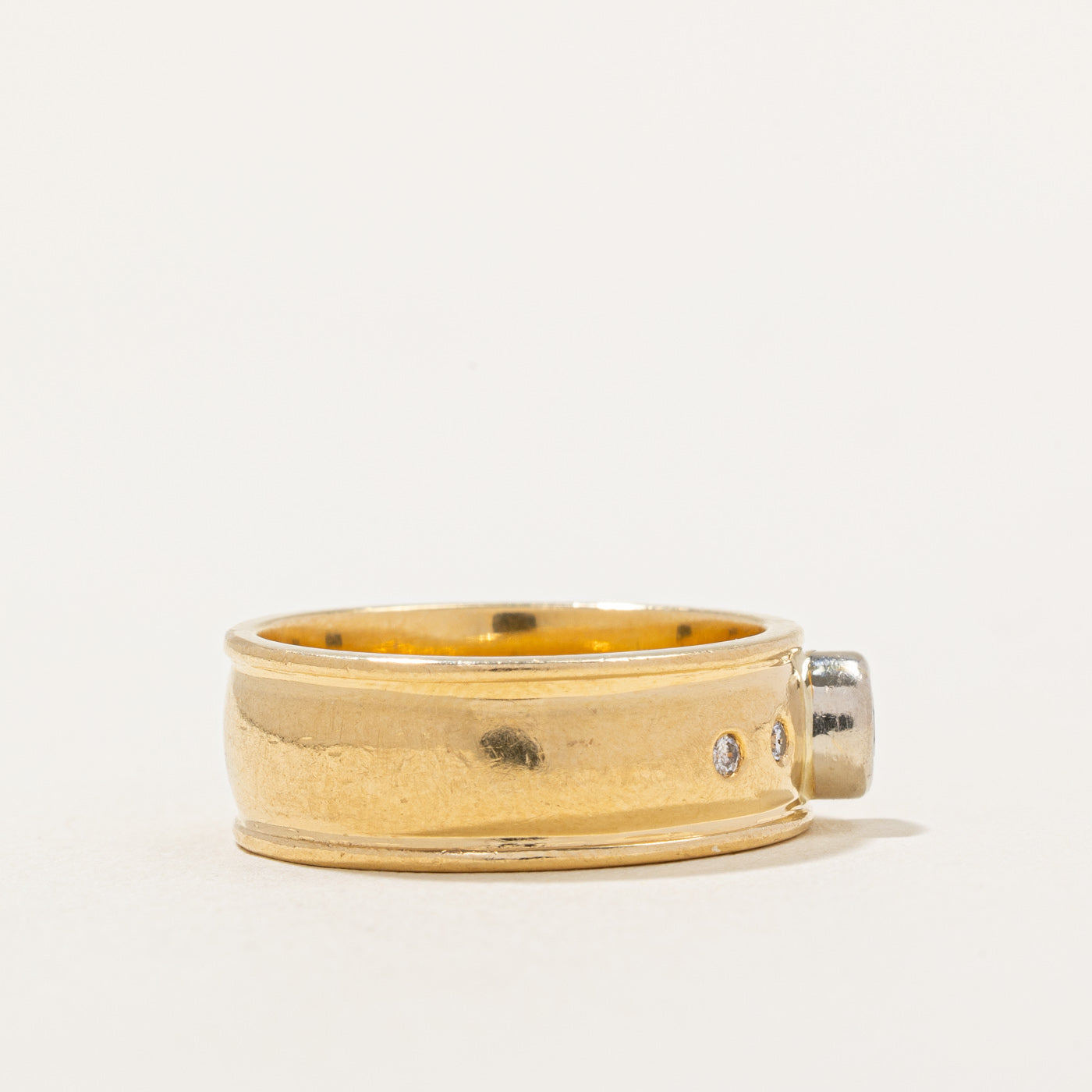 Bezel Set Diamond Band | 0.20ctw | SZ 7.25 |