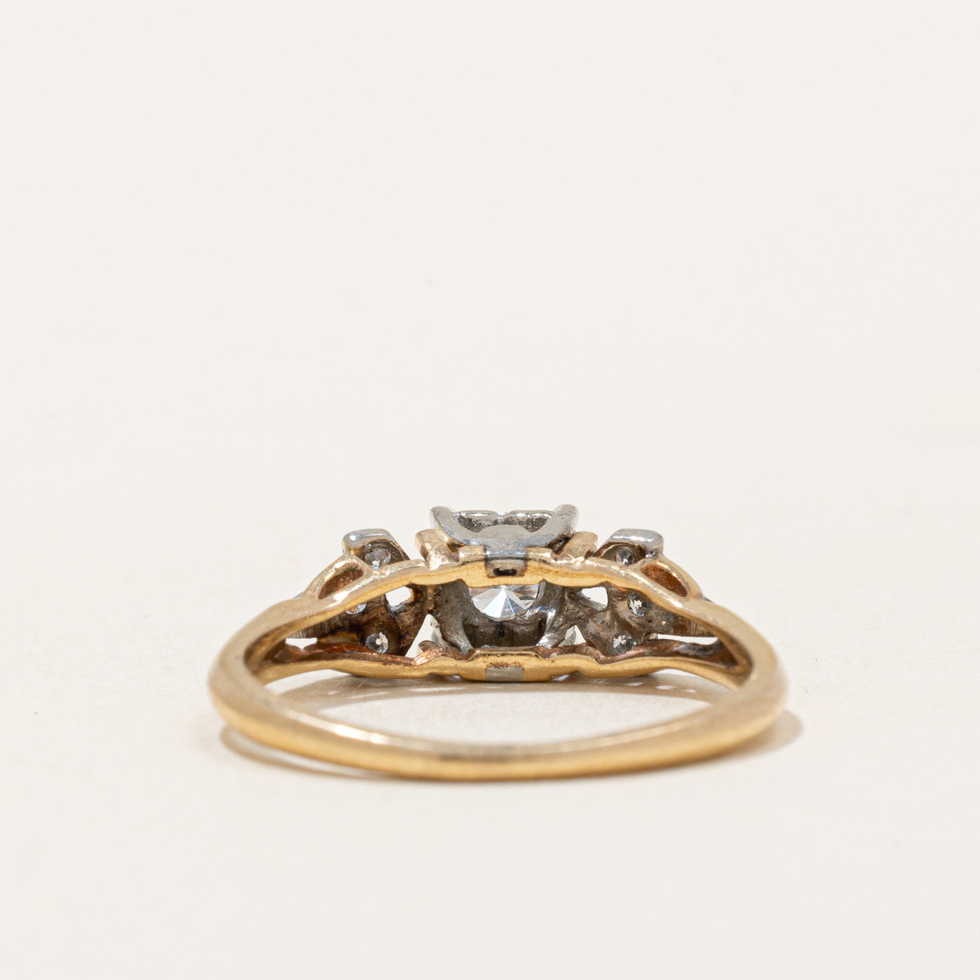 Mid Century Diamond Ring | 0.33ctw VS1 G/H | SZ 5.5 |