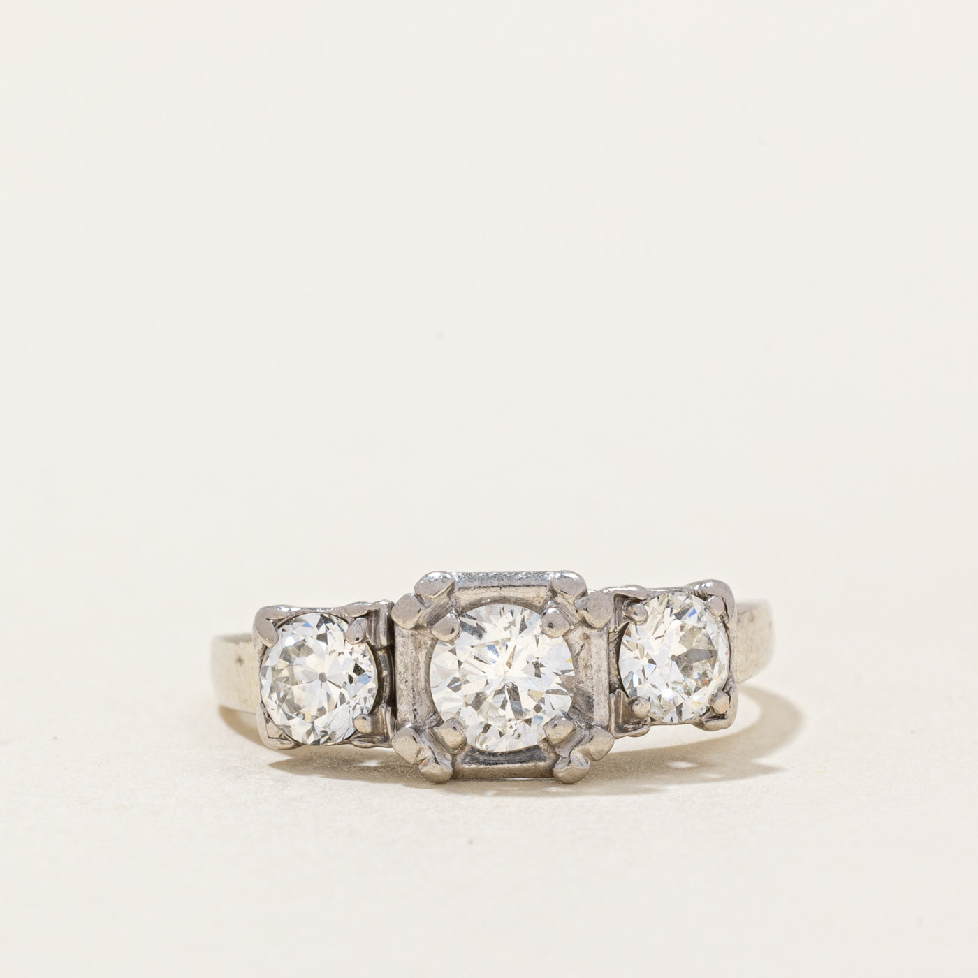 Bague trois diamants | 0,85 ct au total | Taille 5,25 | 