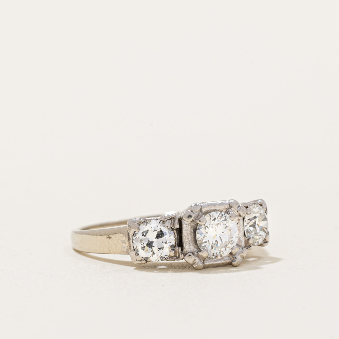 Bague trois diamants | 0,85 ct au total | Taille 5,25 | 