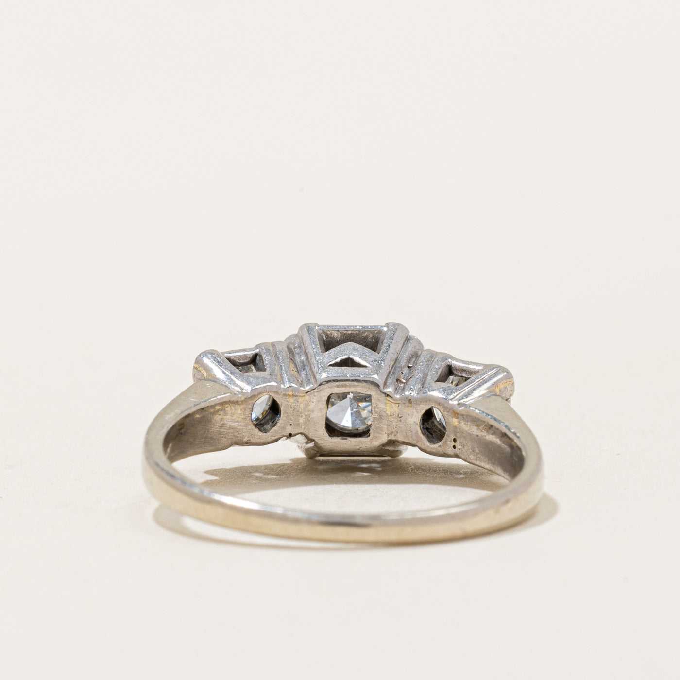 Bague trois diamants | 0,85 ct au total | Taille 5,25 | 