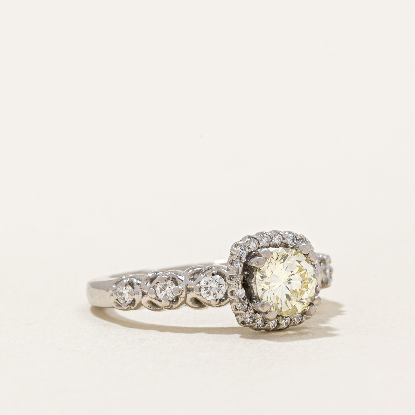 Diamond Halo Engagement Ring | 0.68ctw | SZ 4.25 |