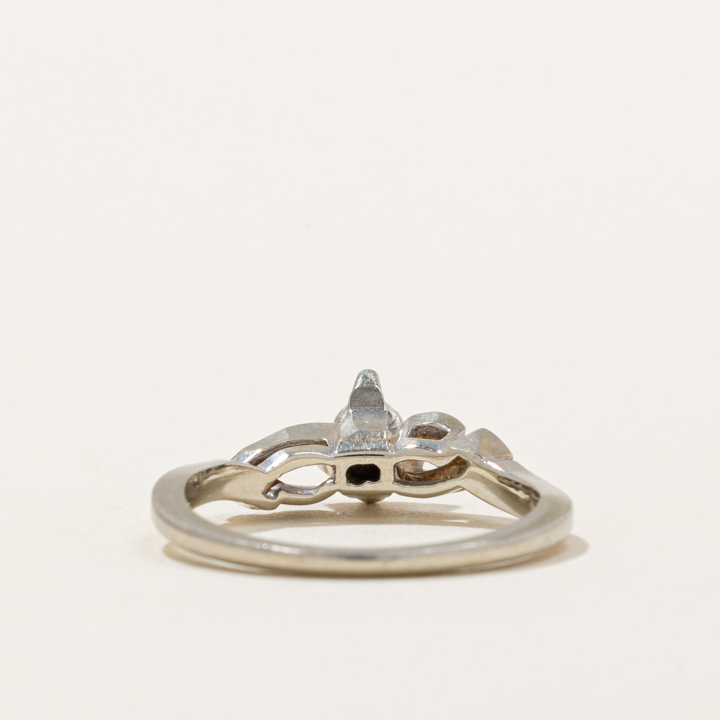Bague solitaire en diamant croisée | 0,18 ct | Taille 5,75 |