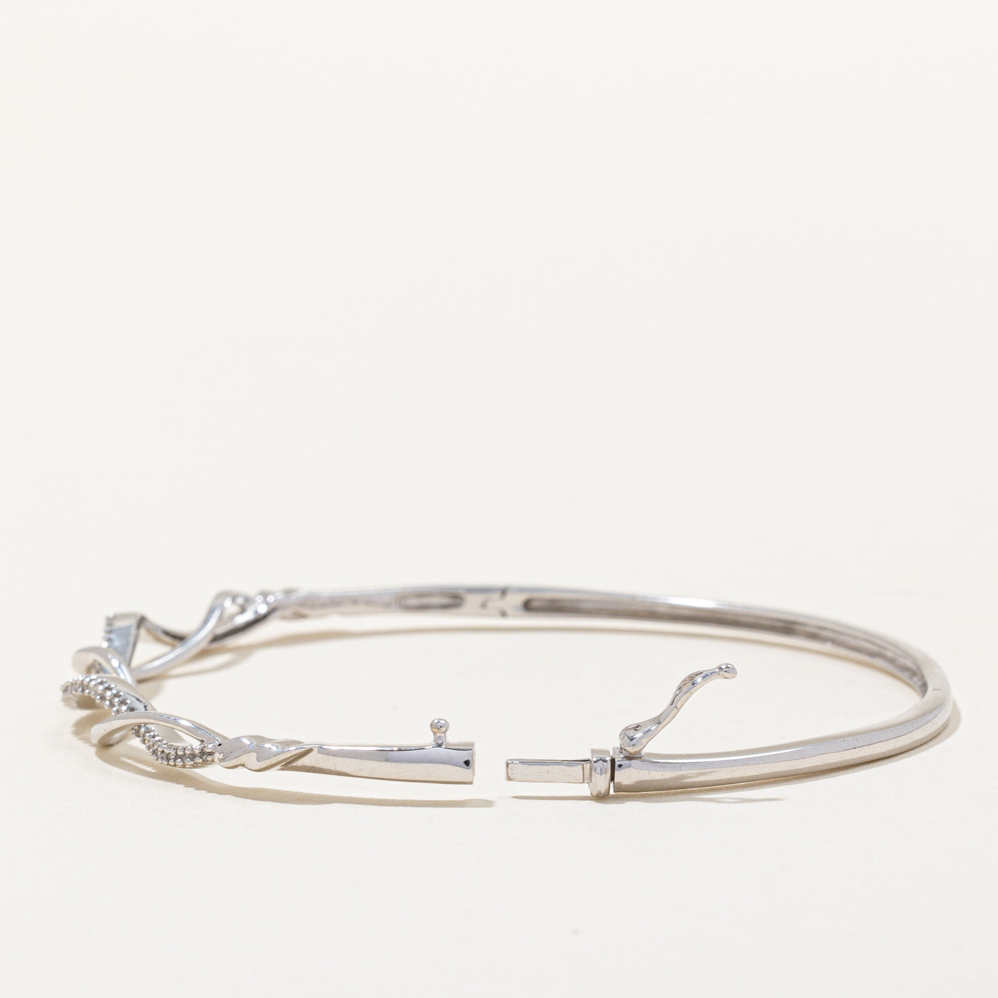 Diamond Bangle | 0.05ctw | 6.5" |