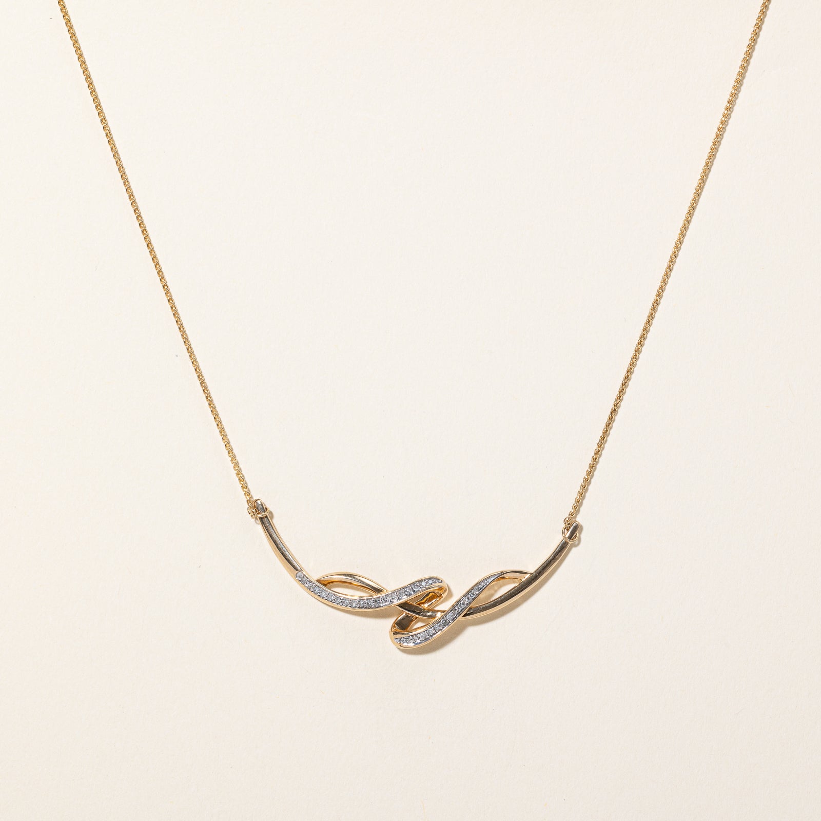 Diamond Scoop Pendant Necklace | 0.20ctw | 17.5" |