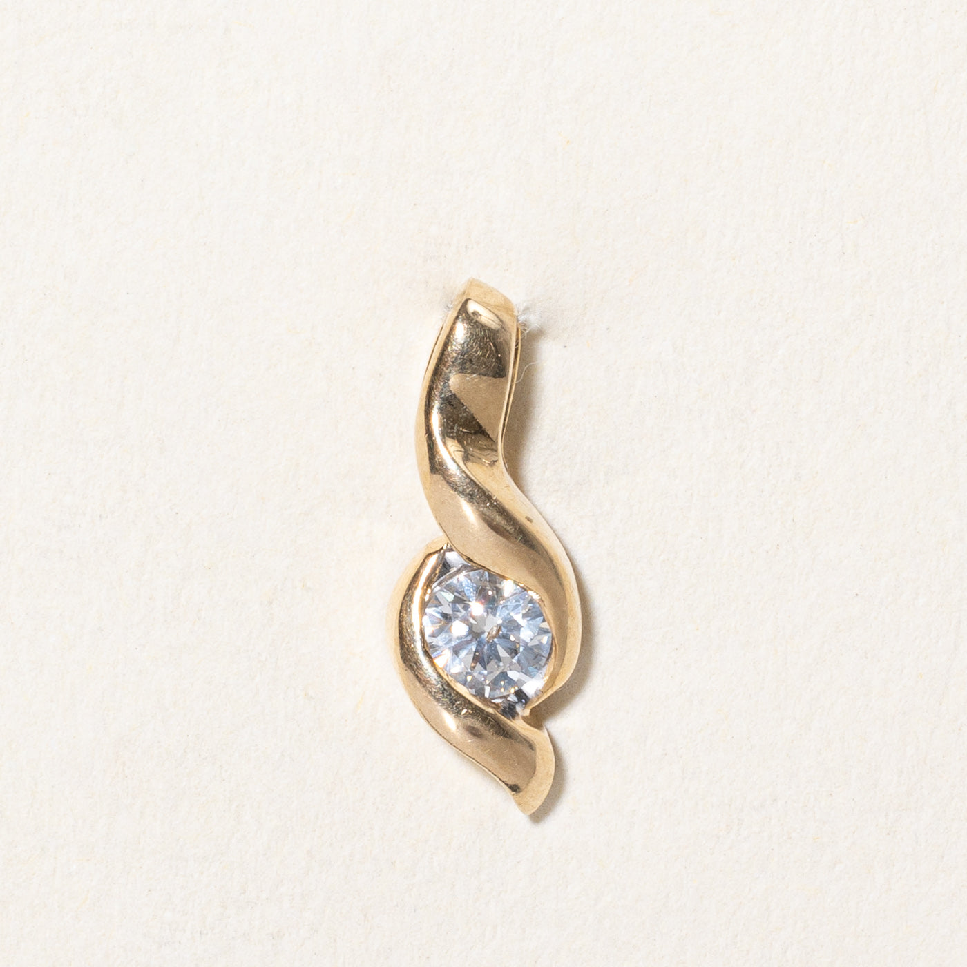 Semi Bezel Diamond Swirl Pendant | 0.19ct |
