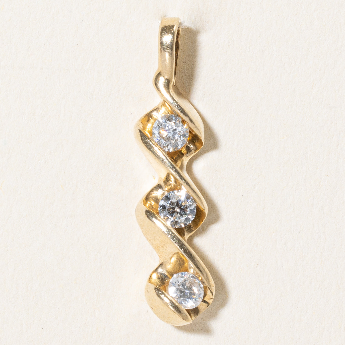 Diamond Column Pendant | 0.26ctw
