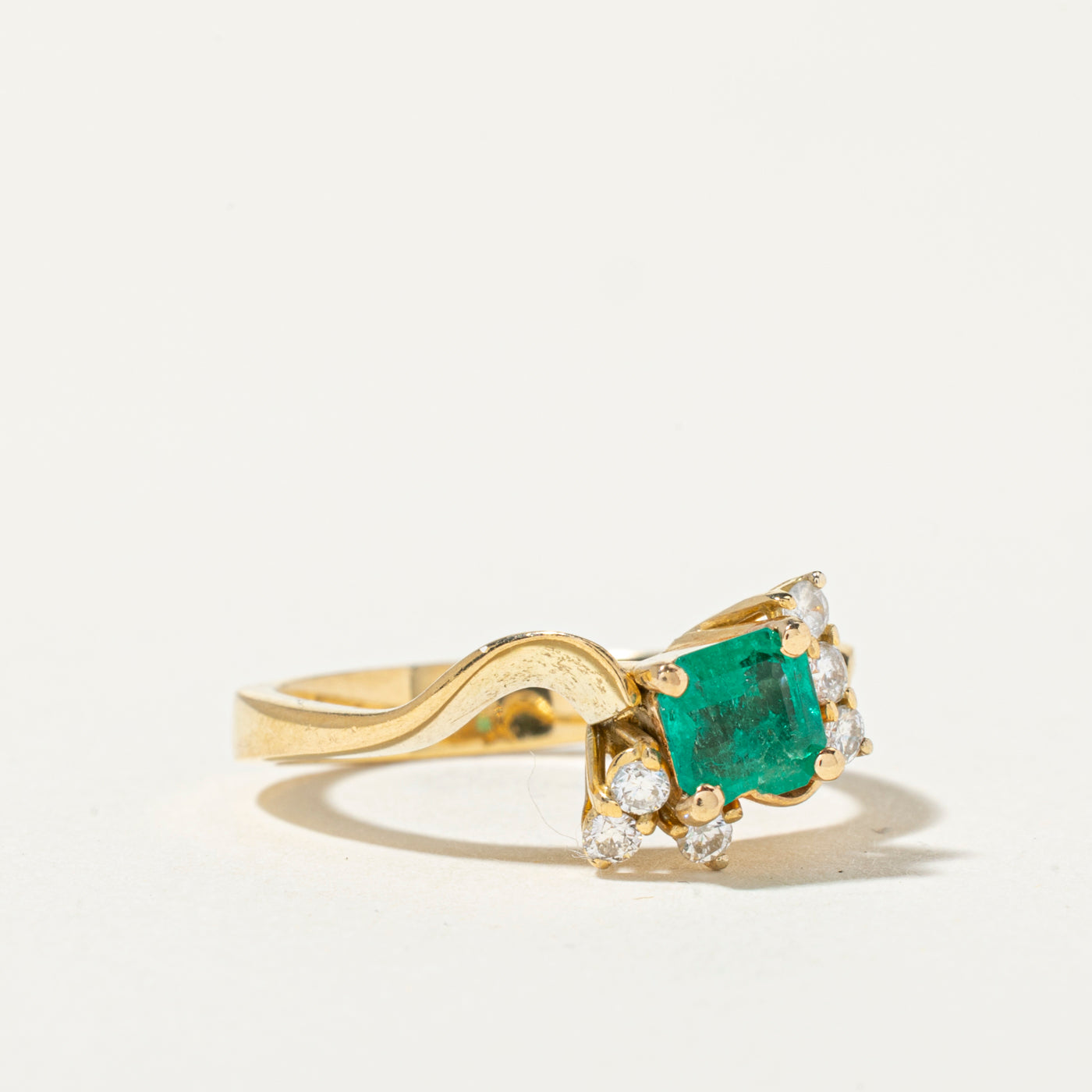 18k Emerald & Diamond Wavy Cocktail Ring | 0.67ct, 0.16ctw | SZ 5.5