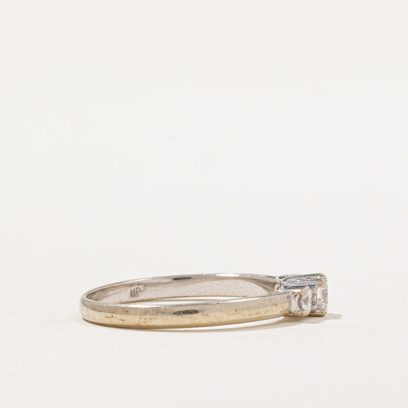 Bague trois diamants | 0,24 ct | Taille 6 |