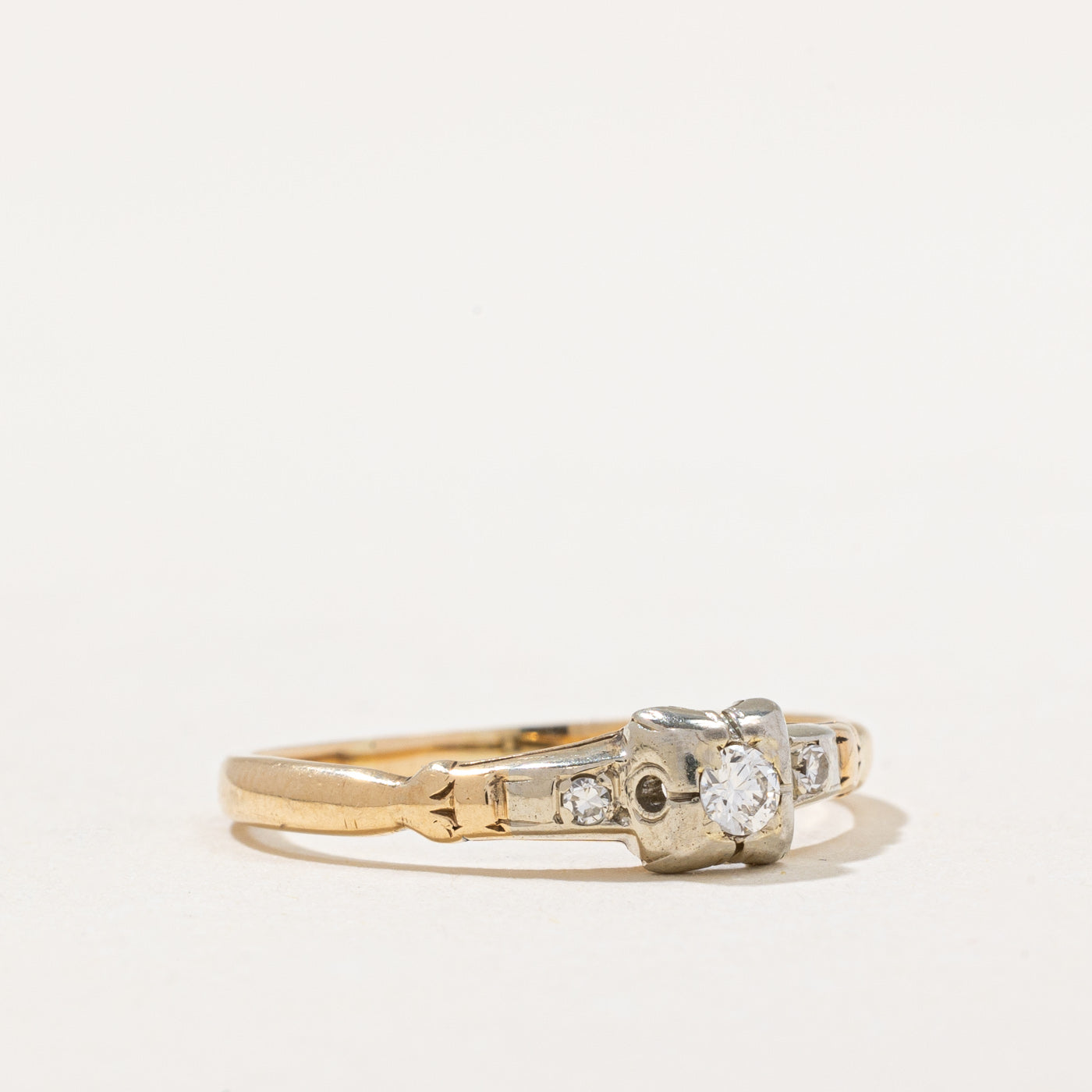 Flush Set Diamond Ring | 0.11ctw | SZ 8 |