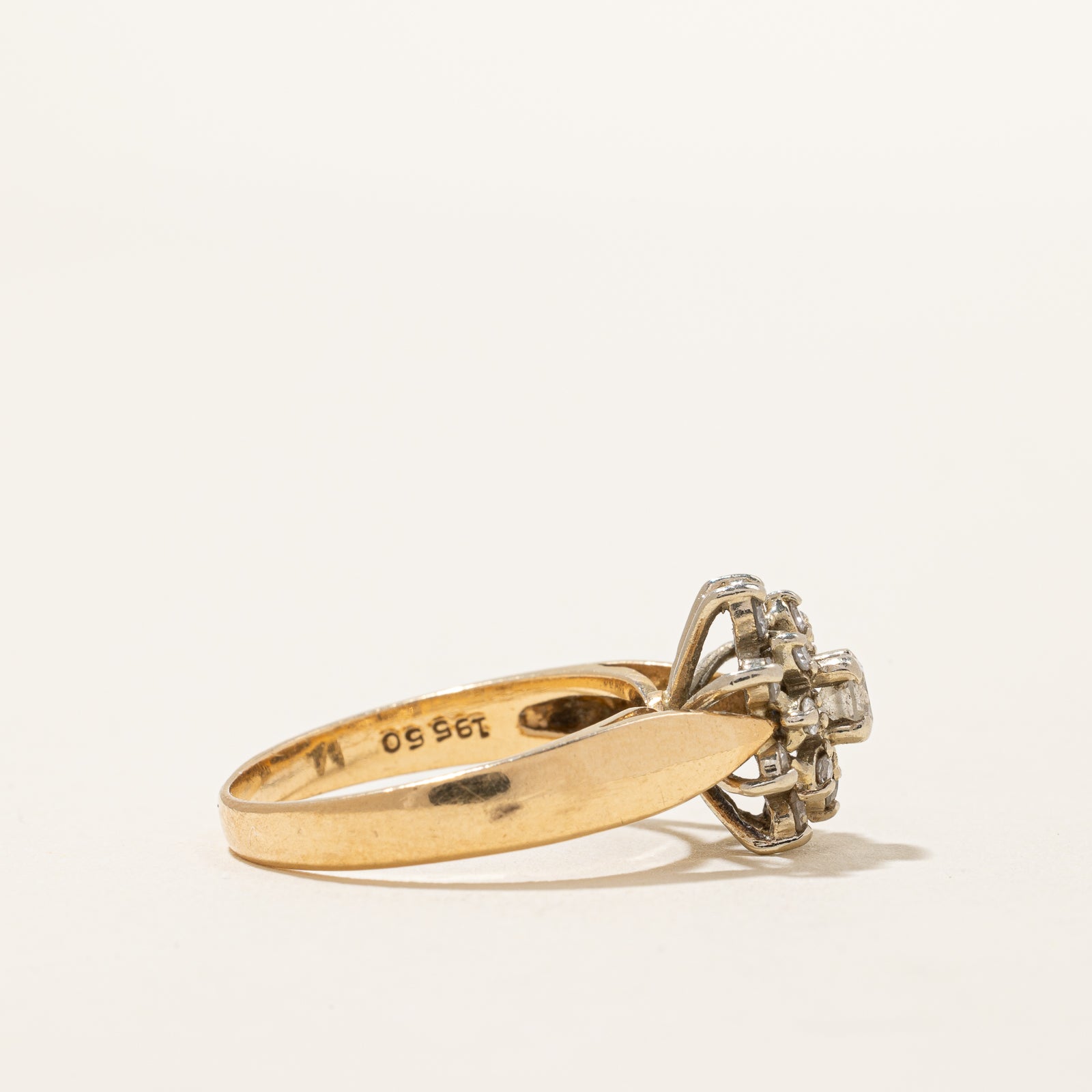 Flower Diamond Ring | 0.49ctw | SZ6.75 |