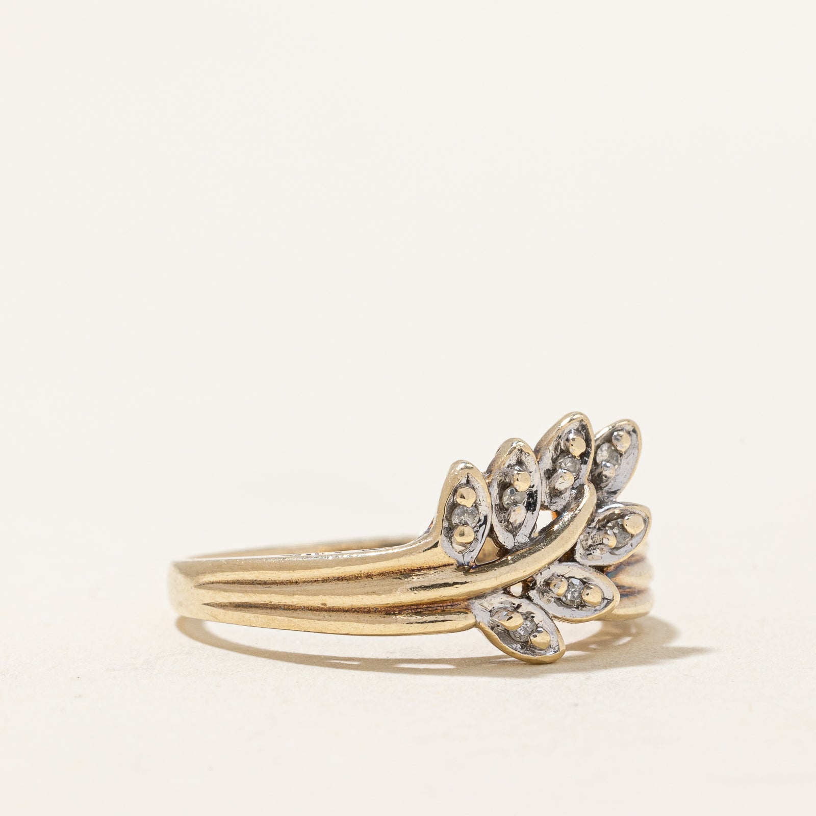 Diamond Leaf Ring | 0.04ctw | SZ 6 |