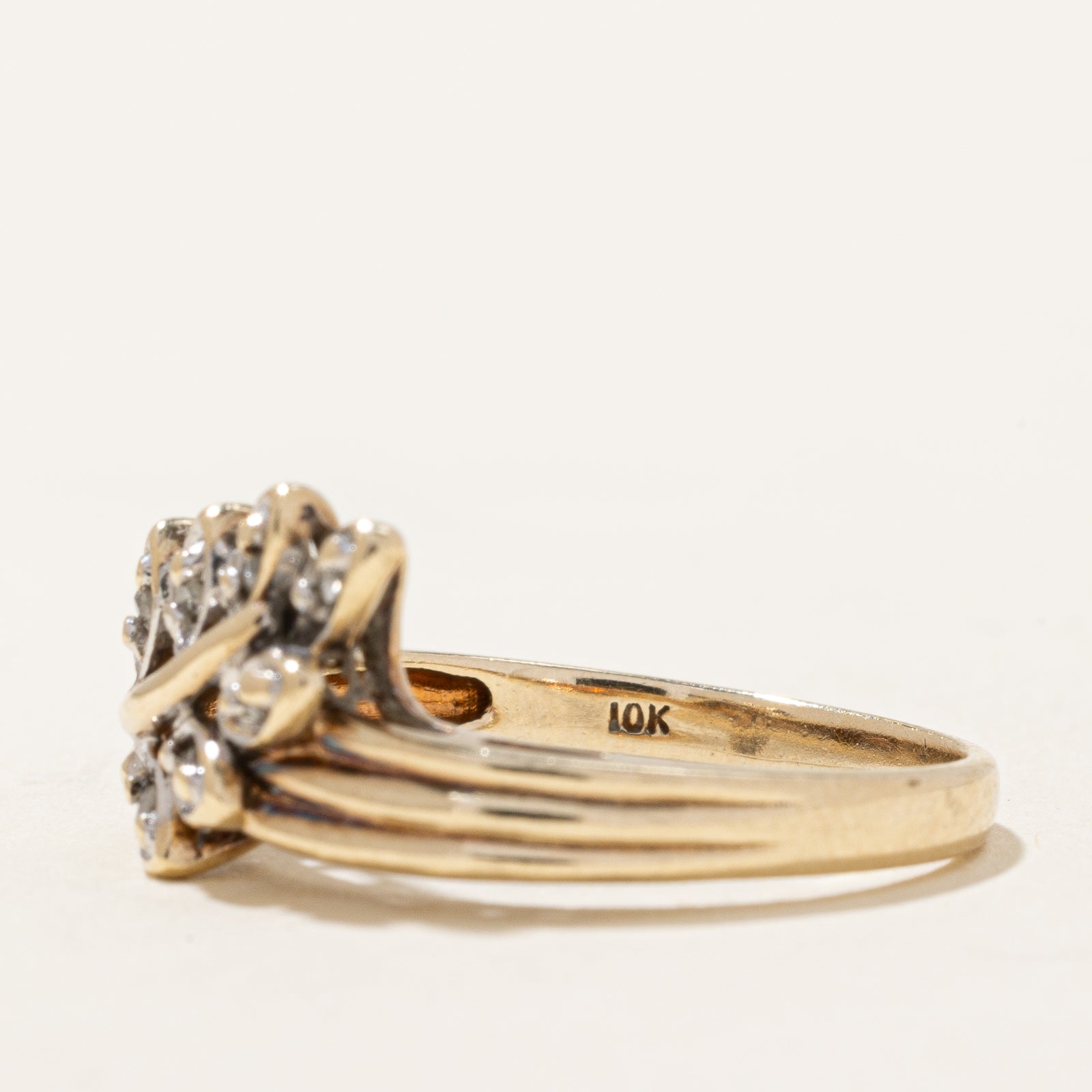 Diamond Leaf Ring | 0.04ctw | SZ 6 |