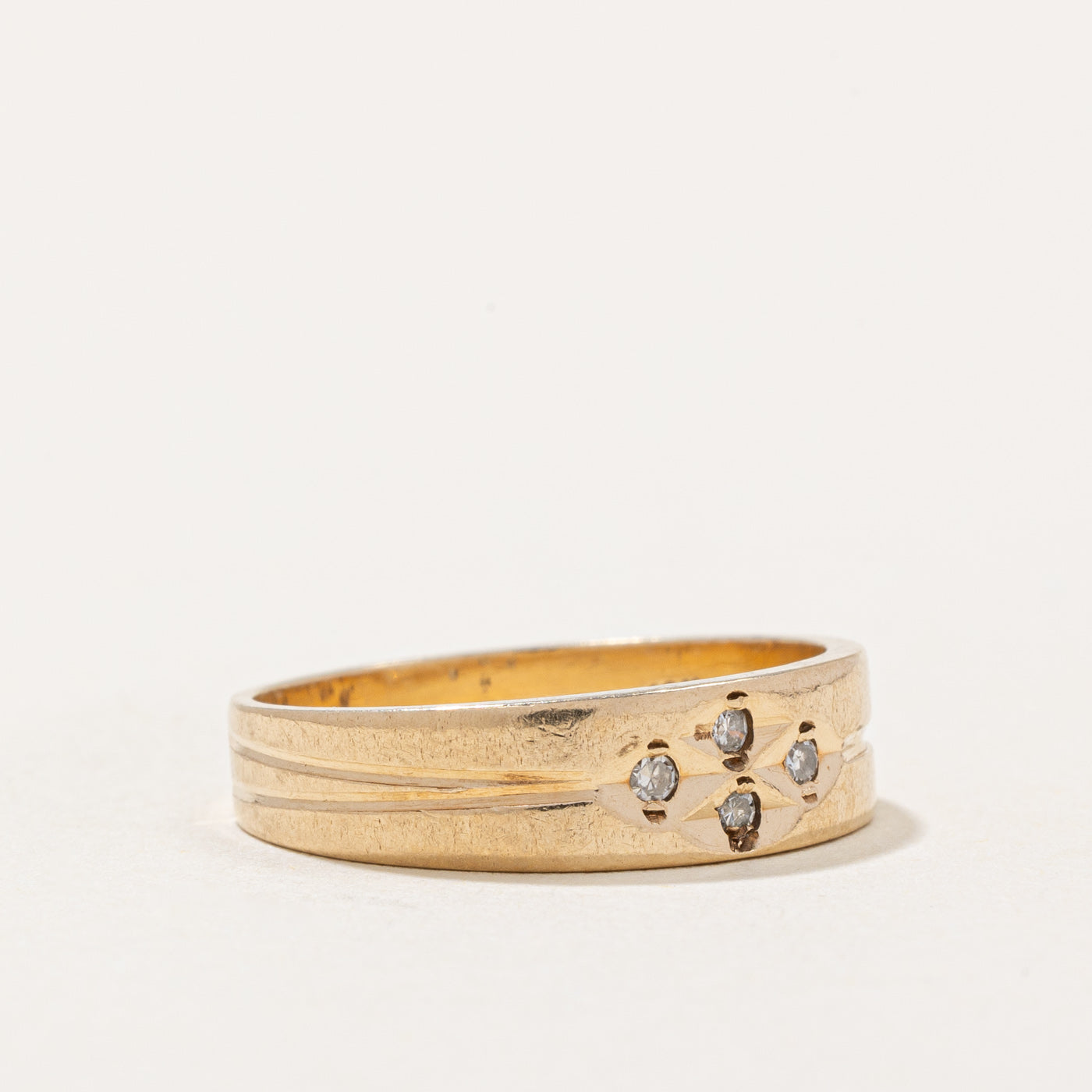 Flush Set Diamond Ring | 0.06ctw | SZ 6.5 |