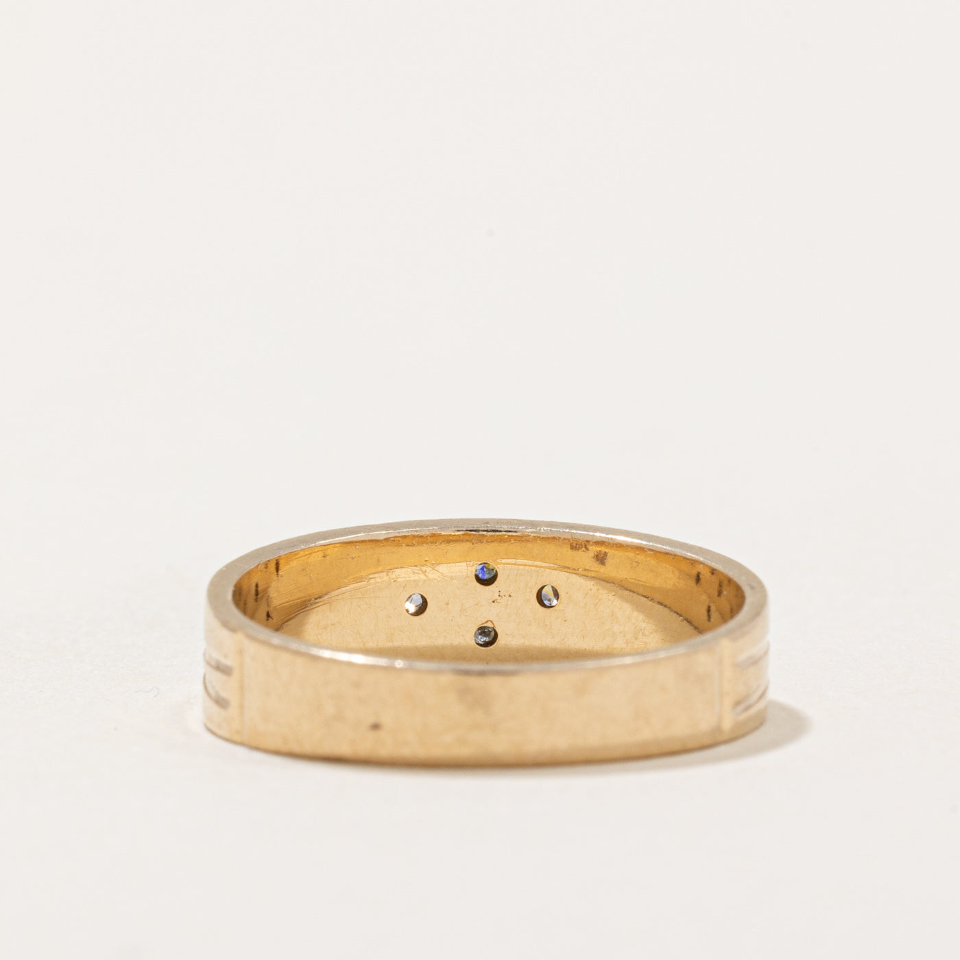 Flush Set Diamond Ring | 0.06ctw | SZ 6.5 |