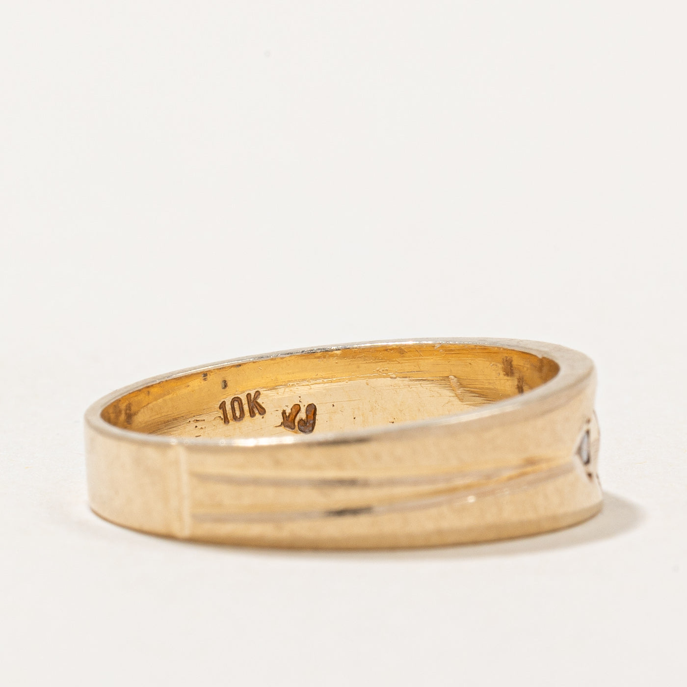 Flush Set Diamond Ring | 0.06ctw | SZ 6.5 |