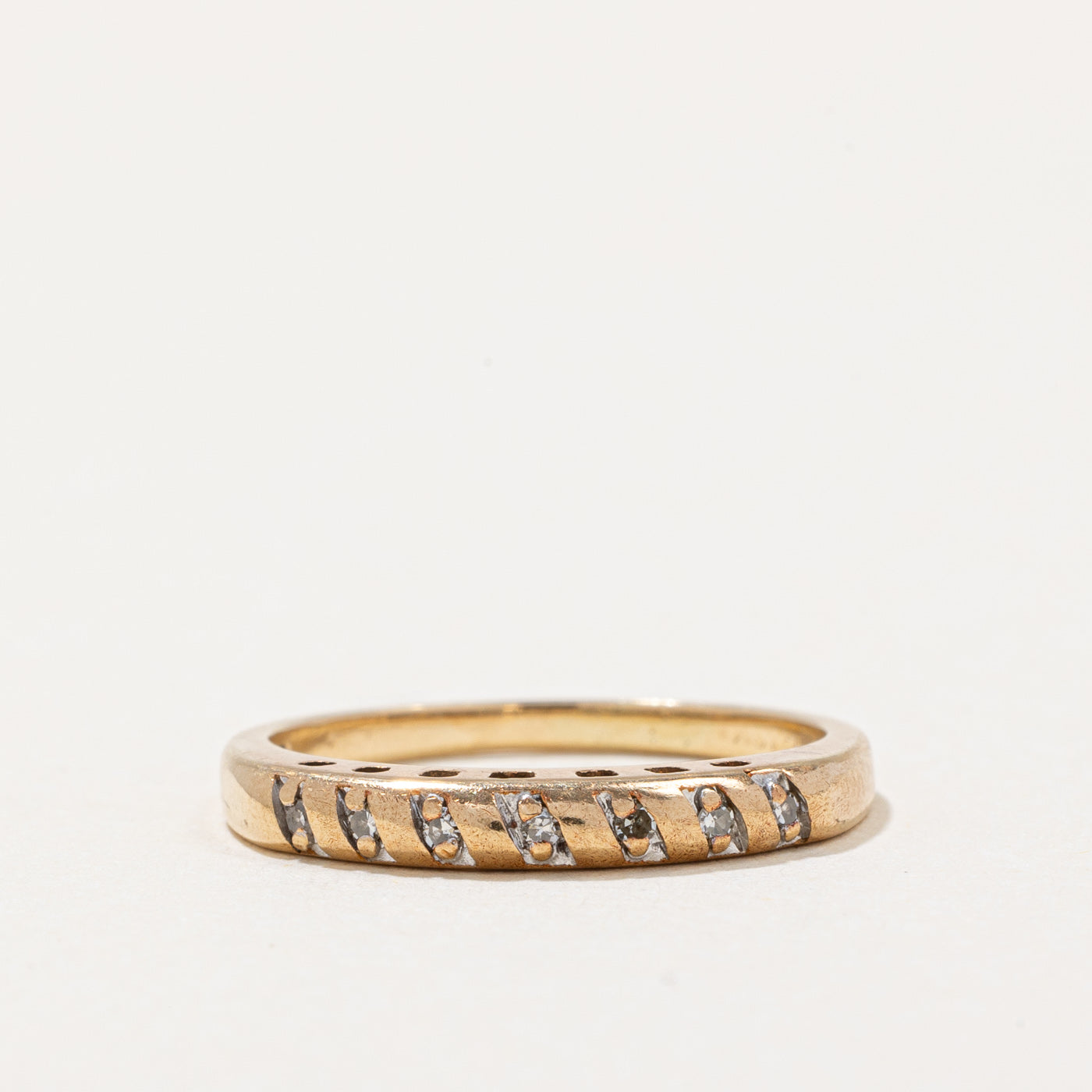 Flush Set Diamond Ring | 0.06ctw | SZ 6.5 |