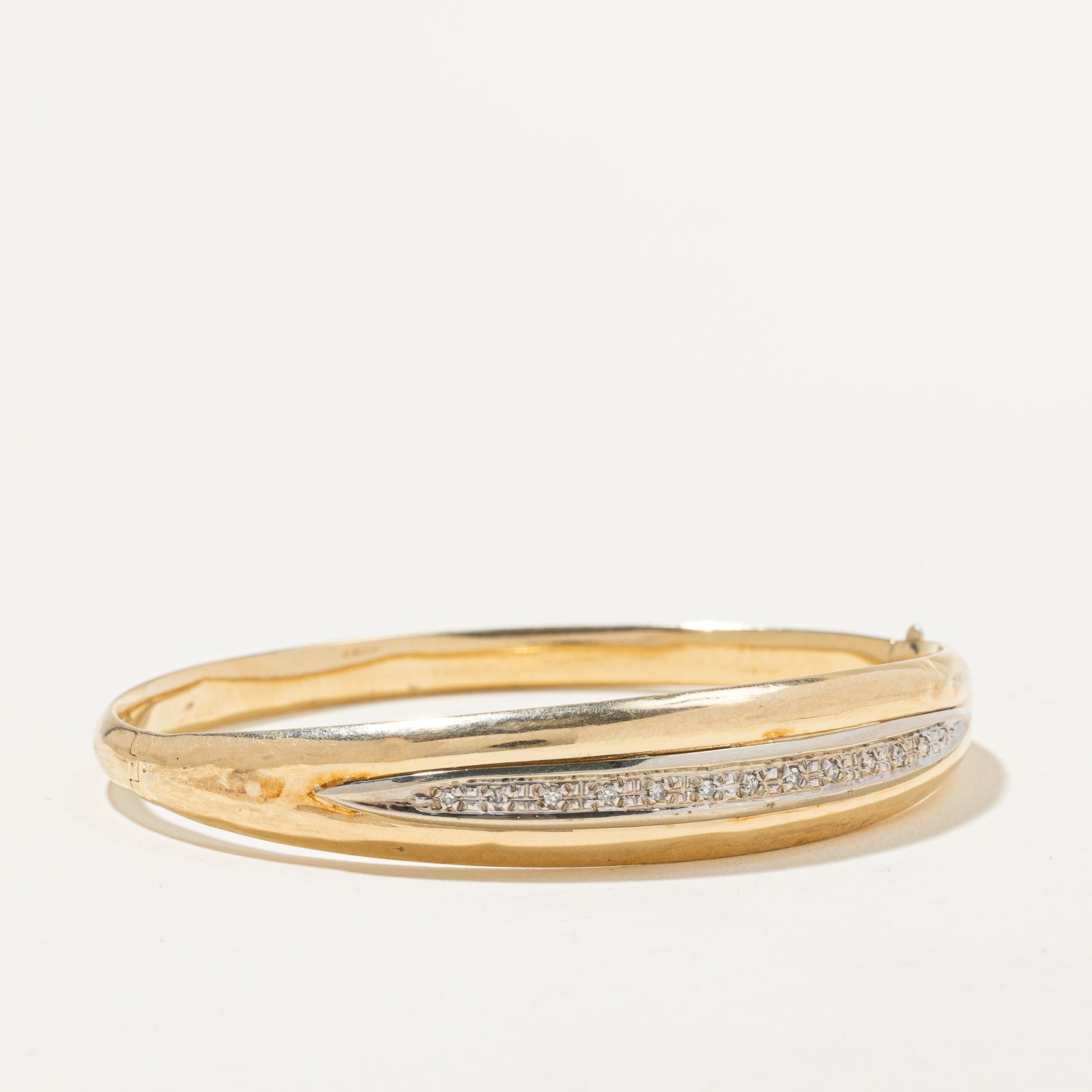Diamond Bangle | 0.12ctw | 7" |