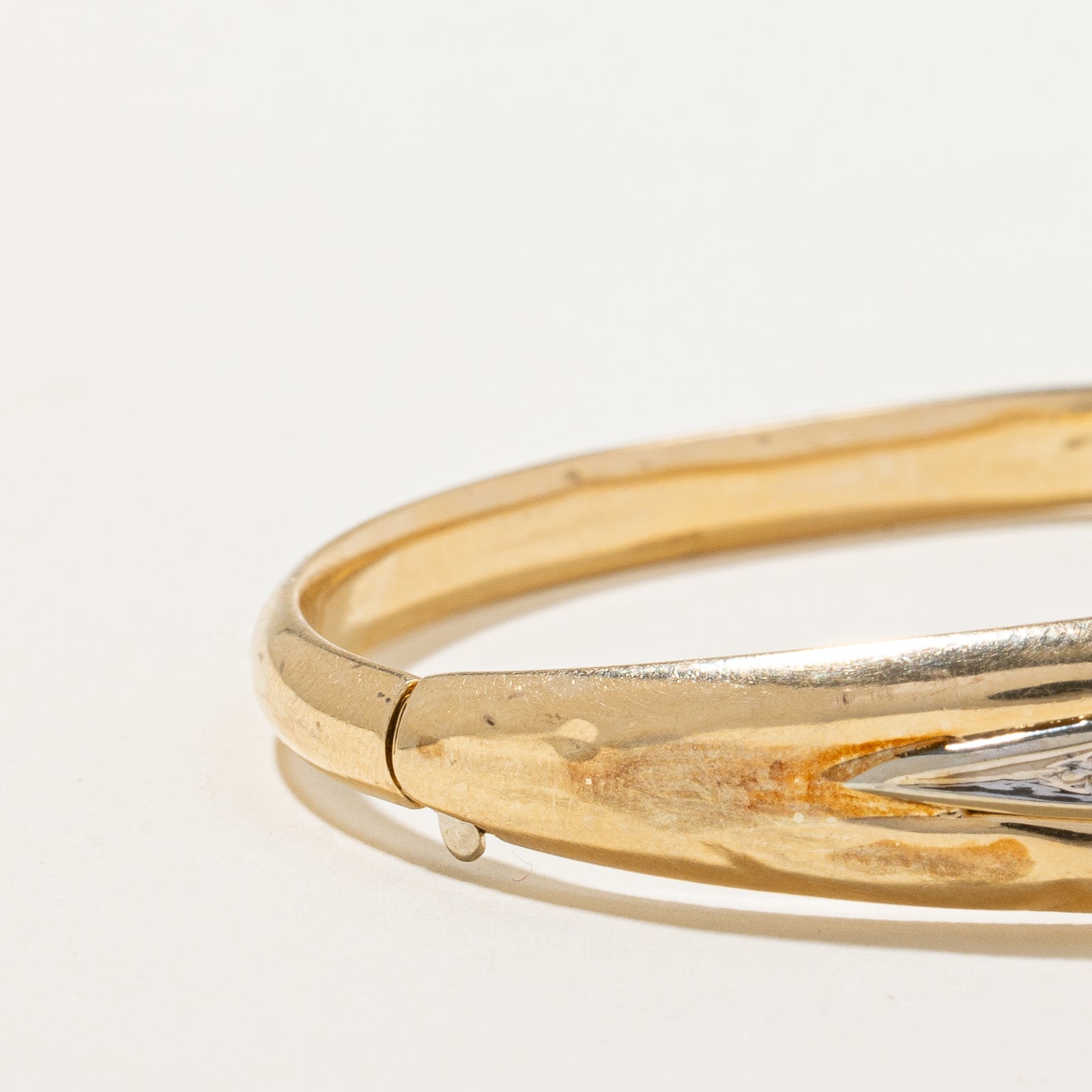 Diamond Bangle | 0.12ctw | 7" |