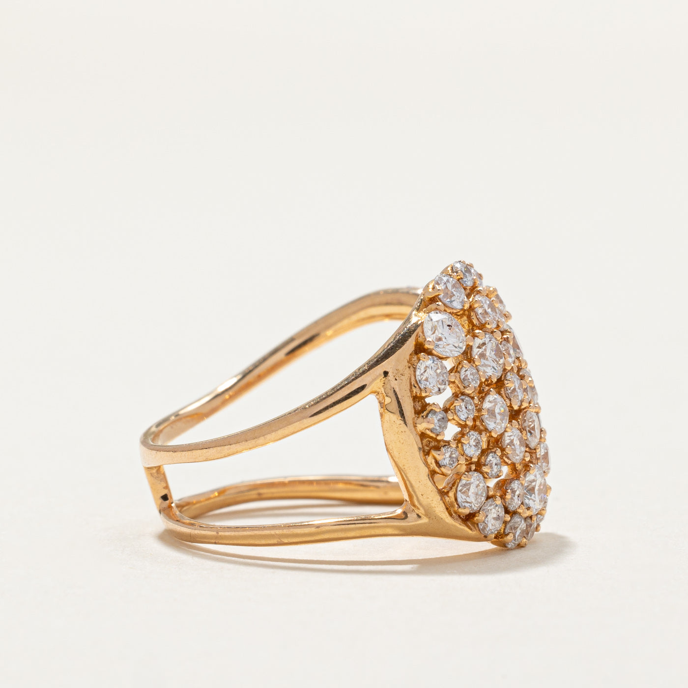 Bague cocktail ovale sertie de diamants en grappe | 0,96 ct | Taille 6,75