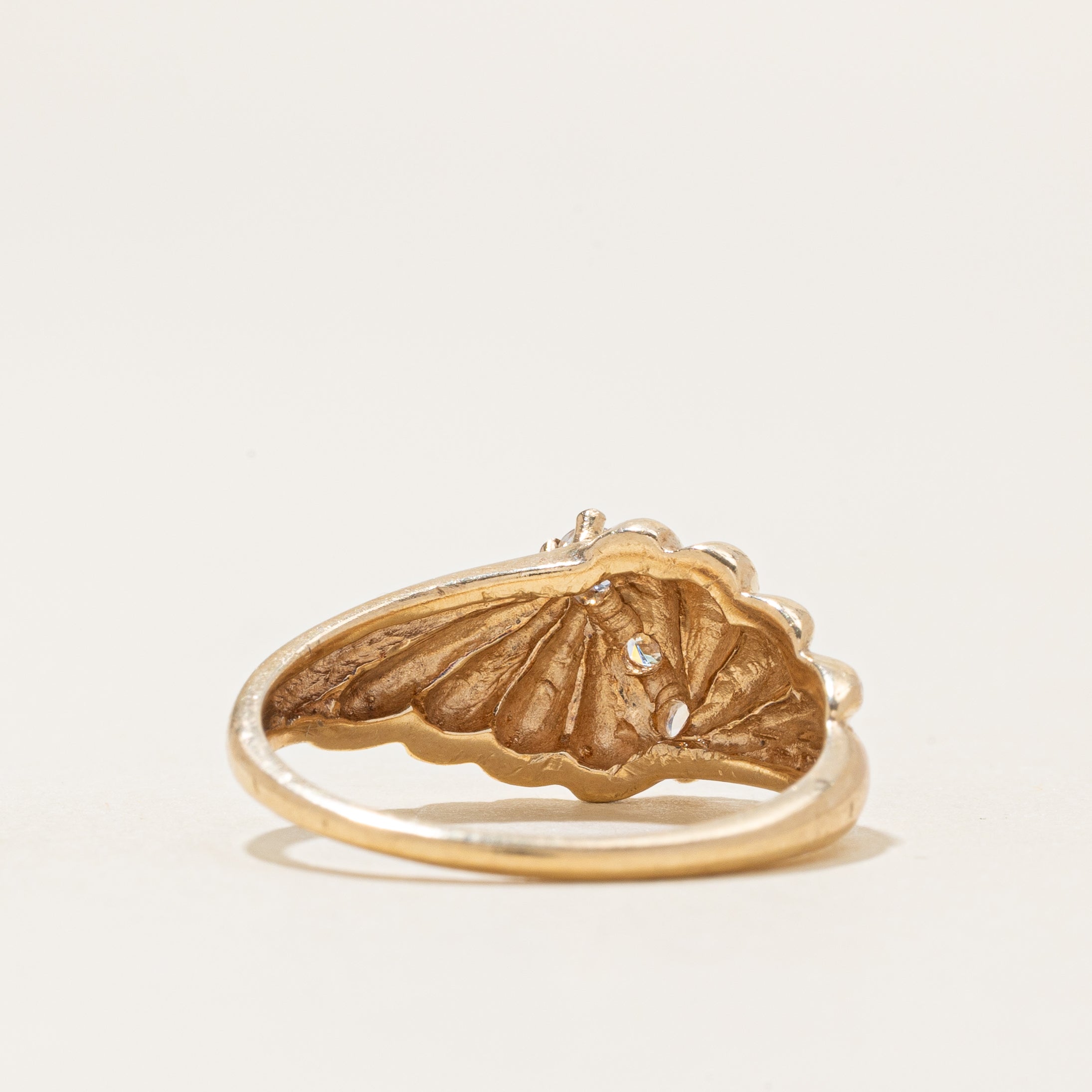 Three Stone Diamond Fan Grooved Ring | 0.22ctw | SZ 7.75 |