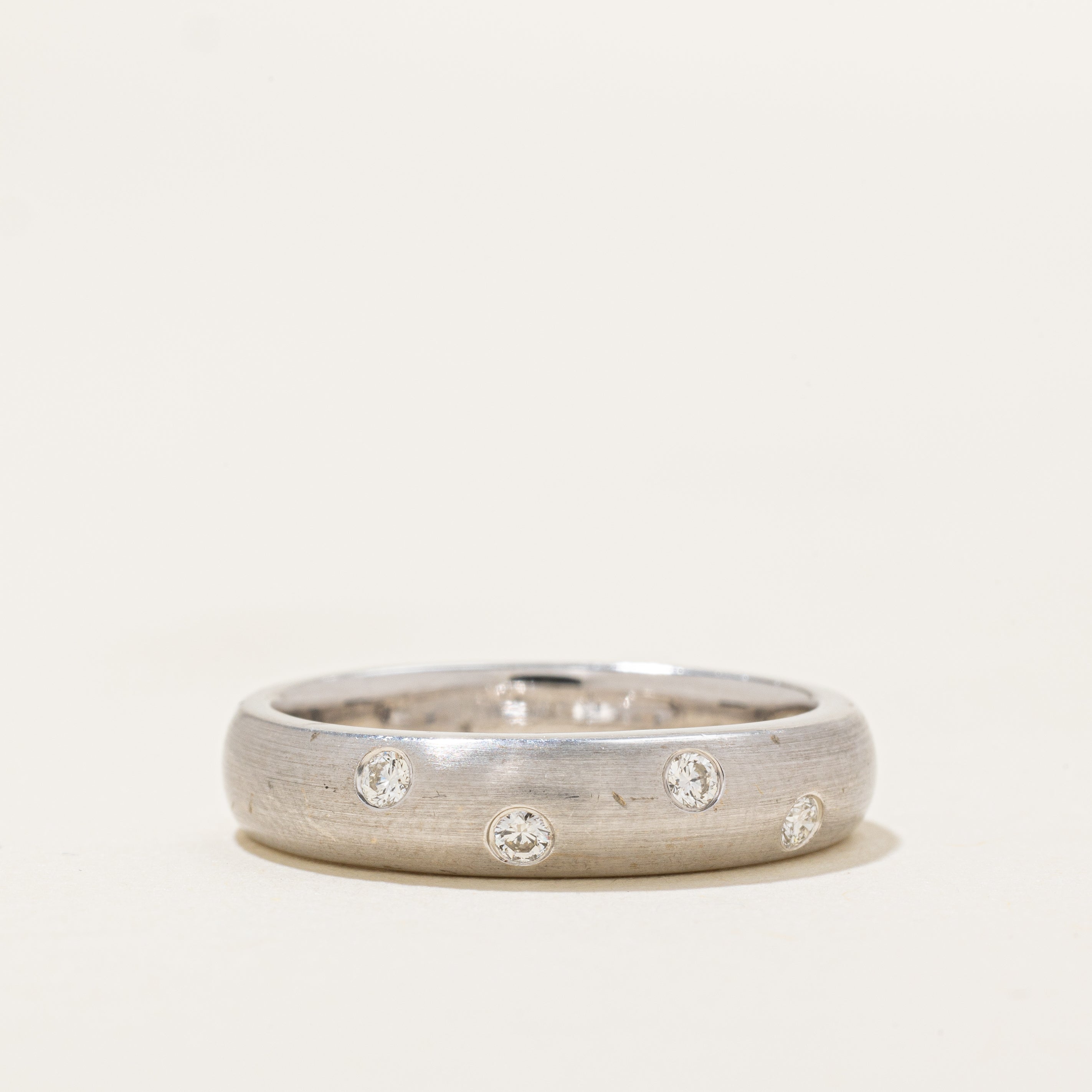 Flush Set Scattered Diamond Band | 0.08ctw | SZ 7.25 |
