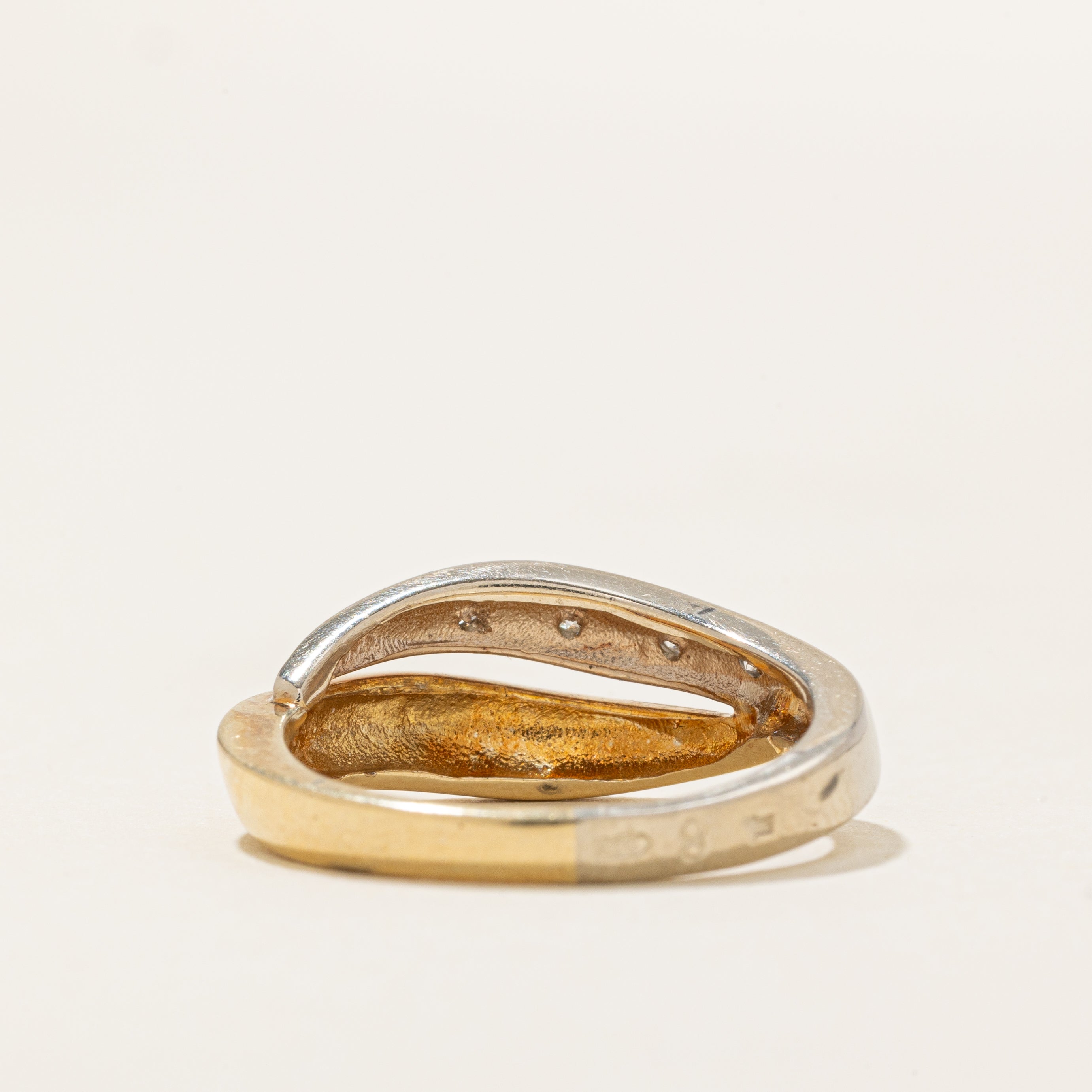 Bague sertie de diamants bicolores | 0,12 ct | Taille 6,75 |