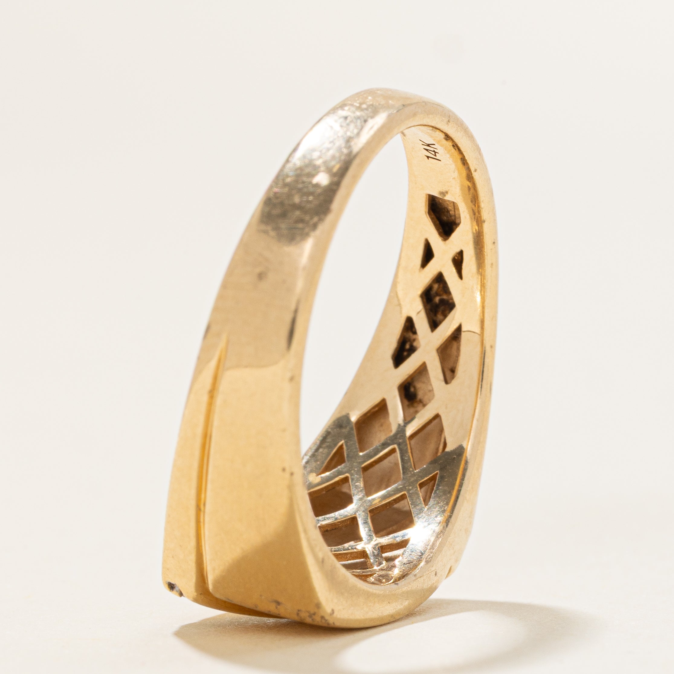 Diagonal Diamond Row Signet Ring | 0.11ctw | SZ 10.5 |